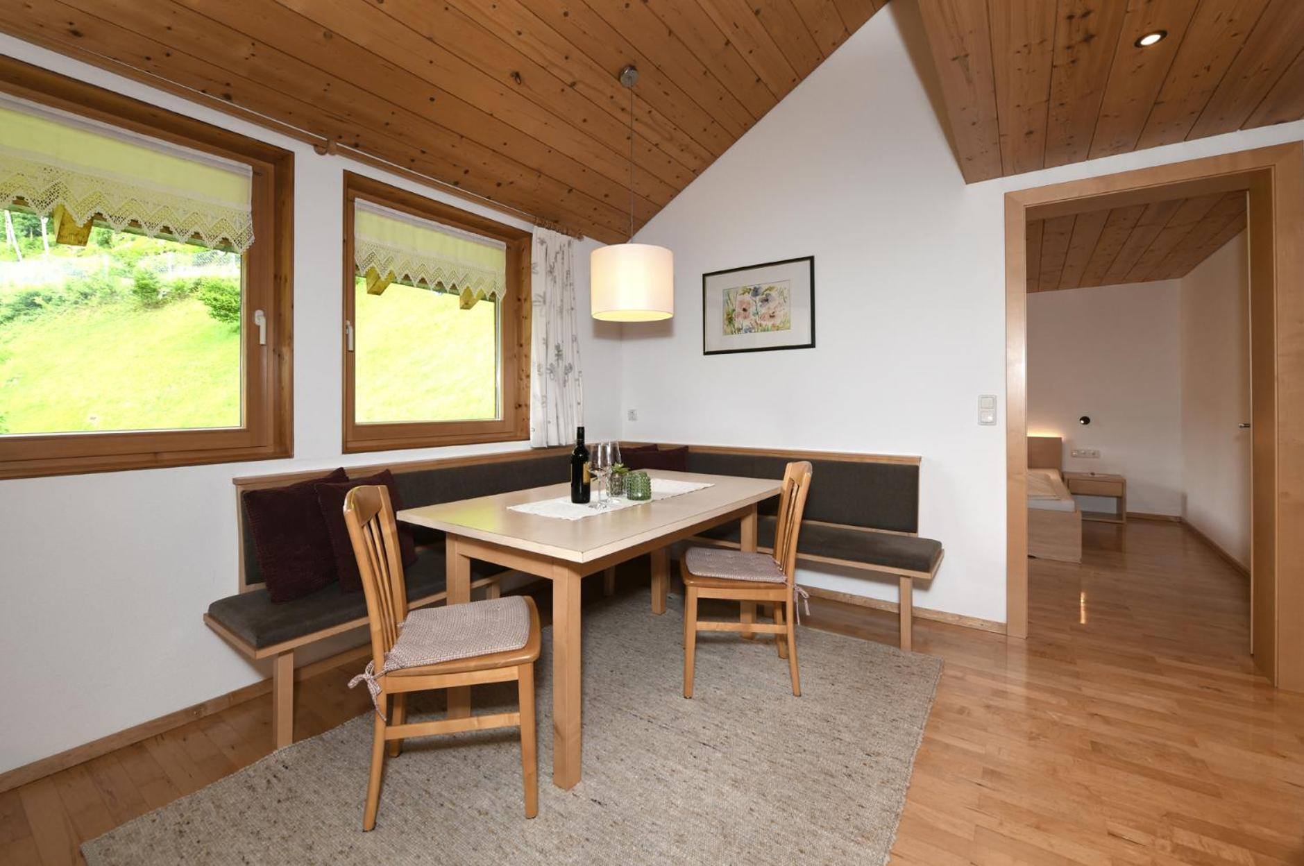 Two-Bedroom Apartment with Mountain View photo 2