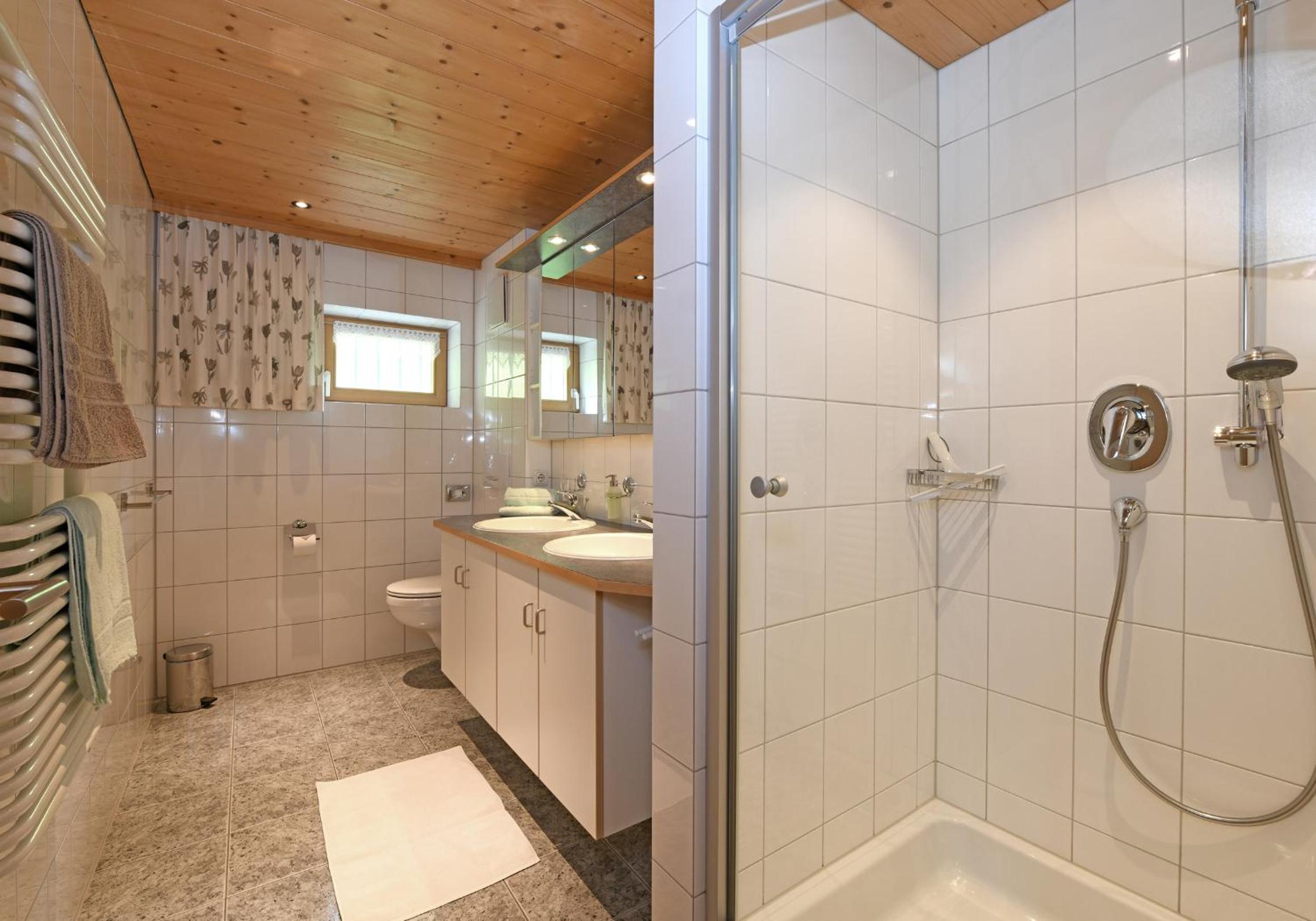 Two-Bedroom Apartment with Mountain View photo 1