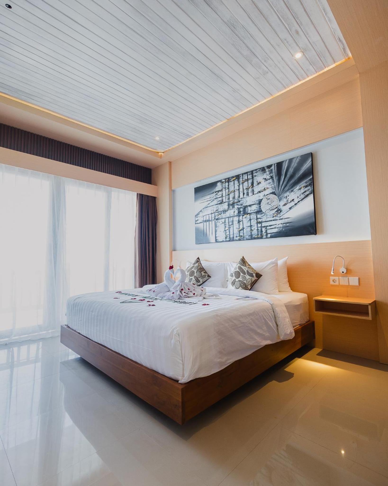 Deluxe Double or Twin Room with Pool View - Photo 25