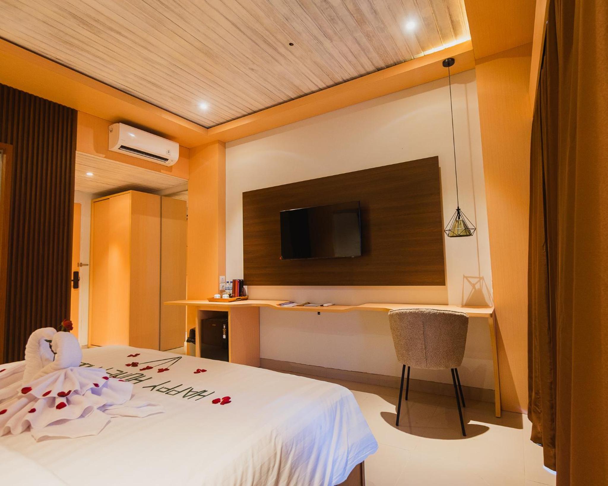 Deluxe Double or Twin Room with Pool View - Photo 6