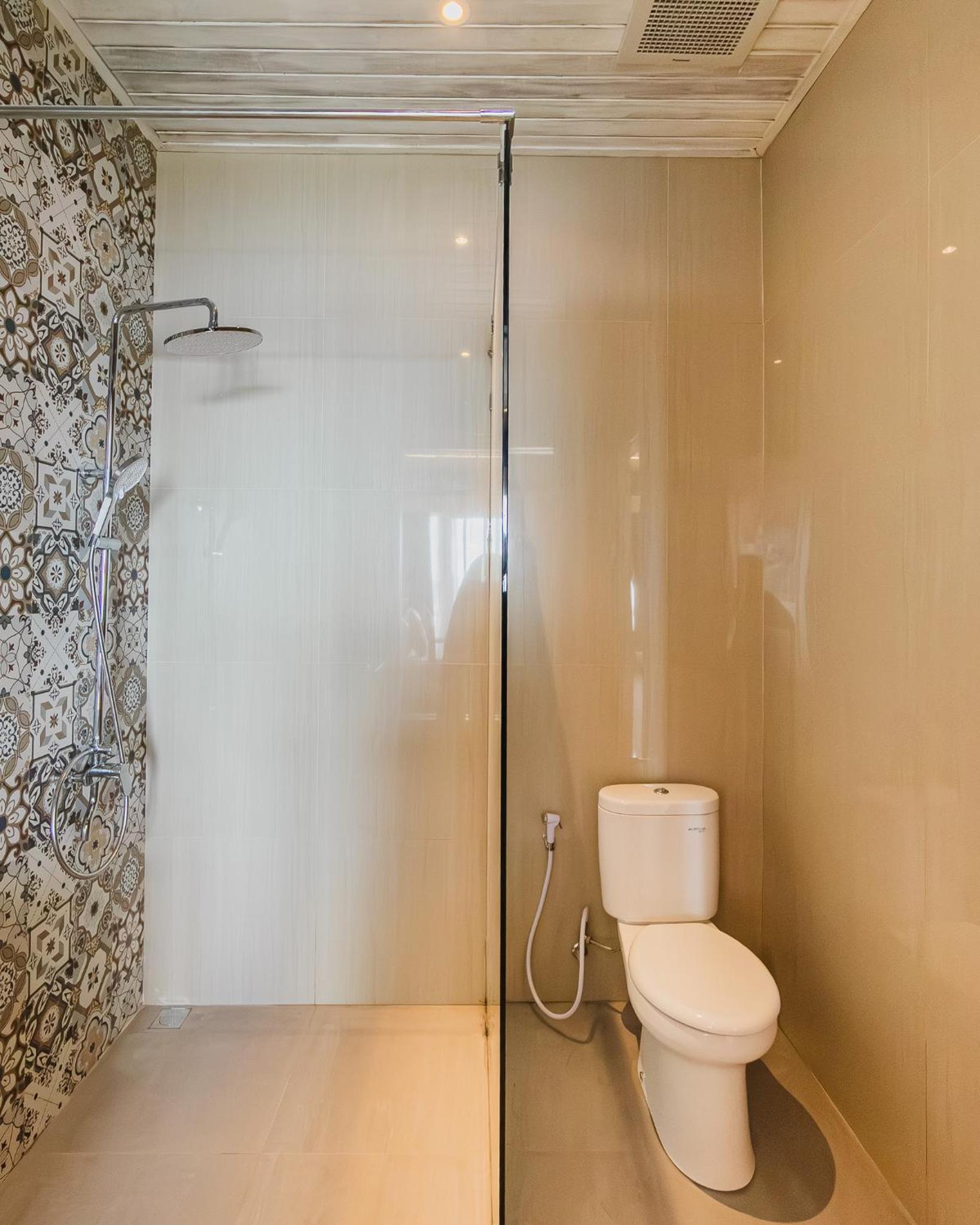 Deluxe Double or Twin Room with Pool View - Photo 16