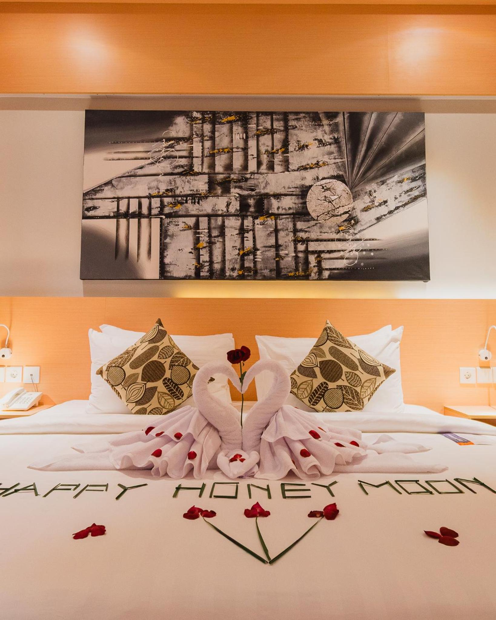 Deluxe Double or Twin Room with Pool View - Photo 17