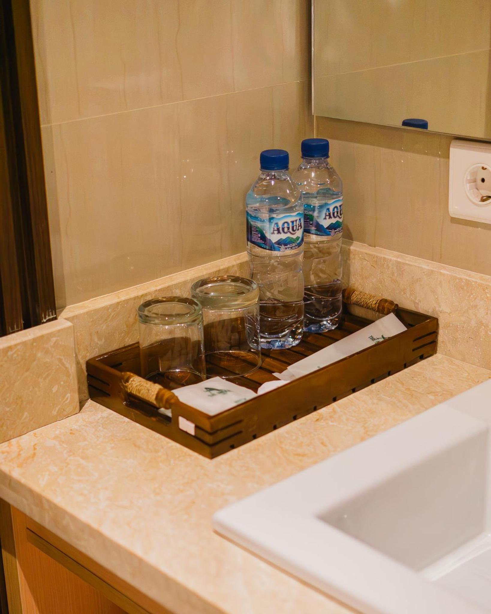 Deluxe Double or Twin Room with Pool View - Photo 33
