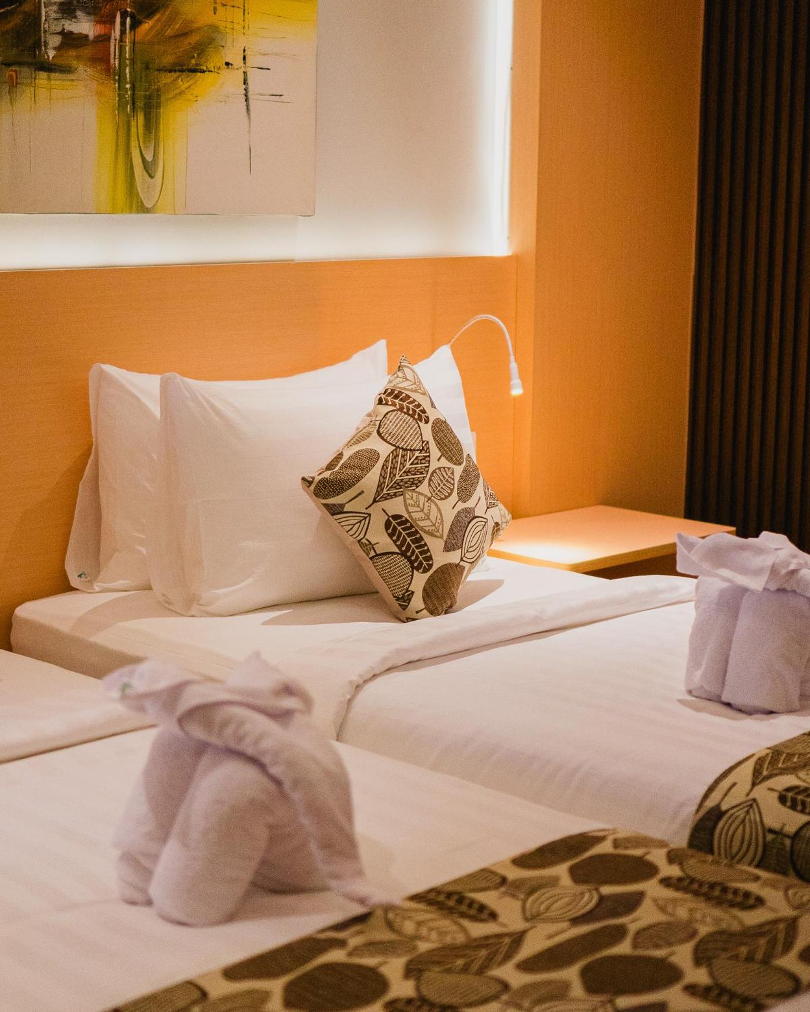 Deluxe Double or Twin Room with Pool View - Photo 37