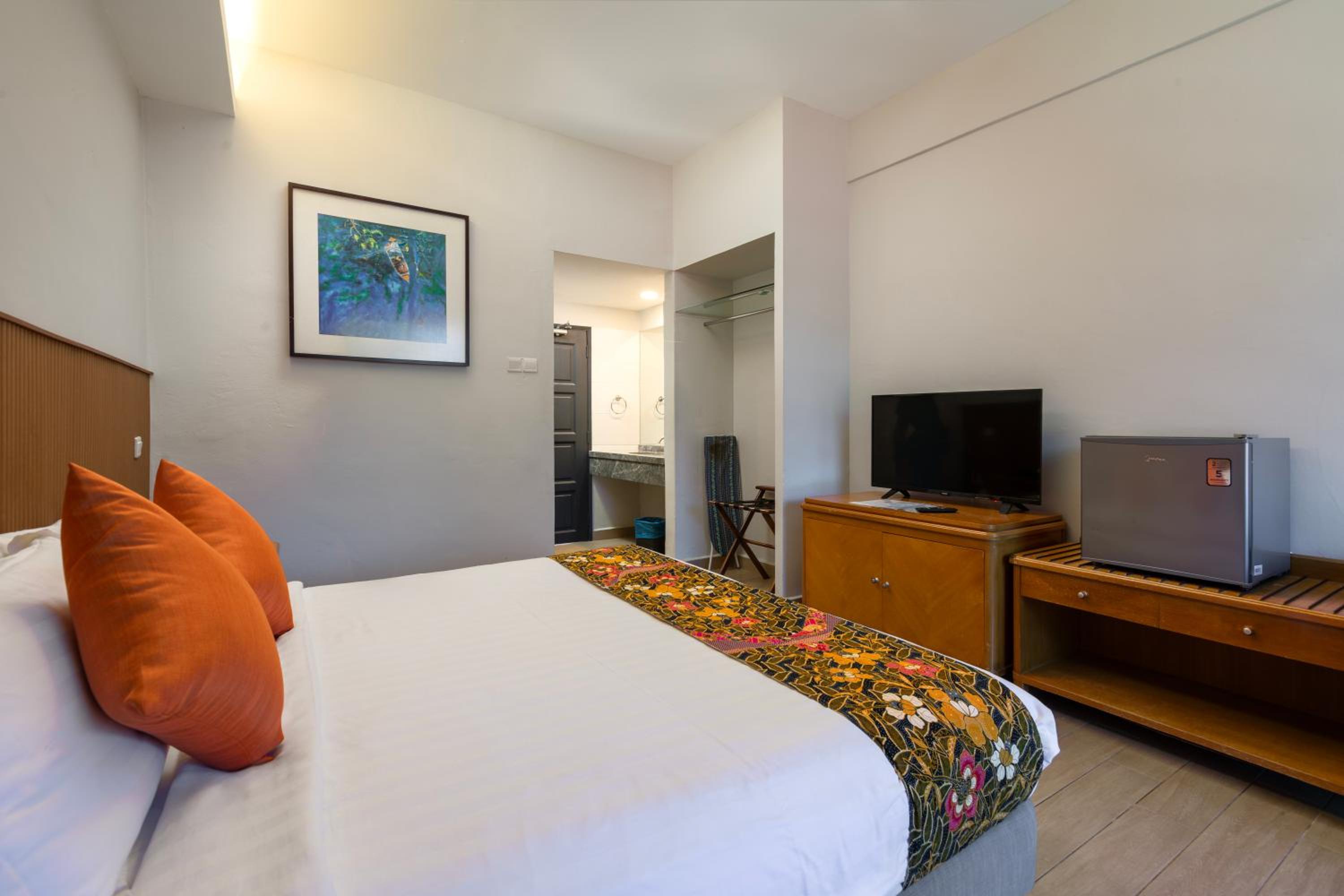 Deluxe King Room - Photo 4