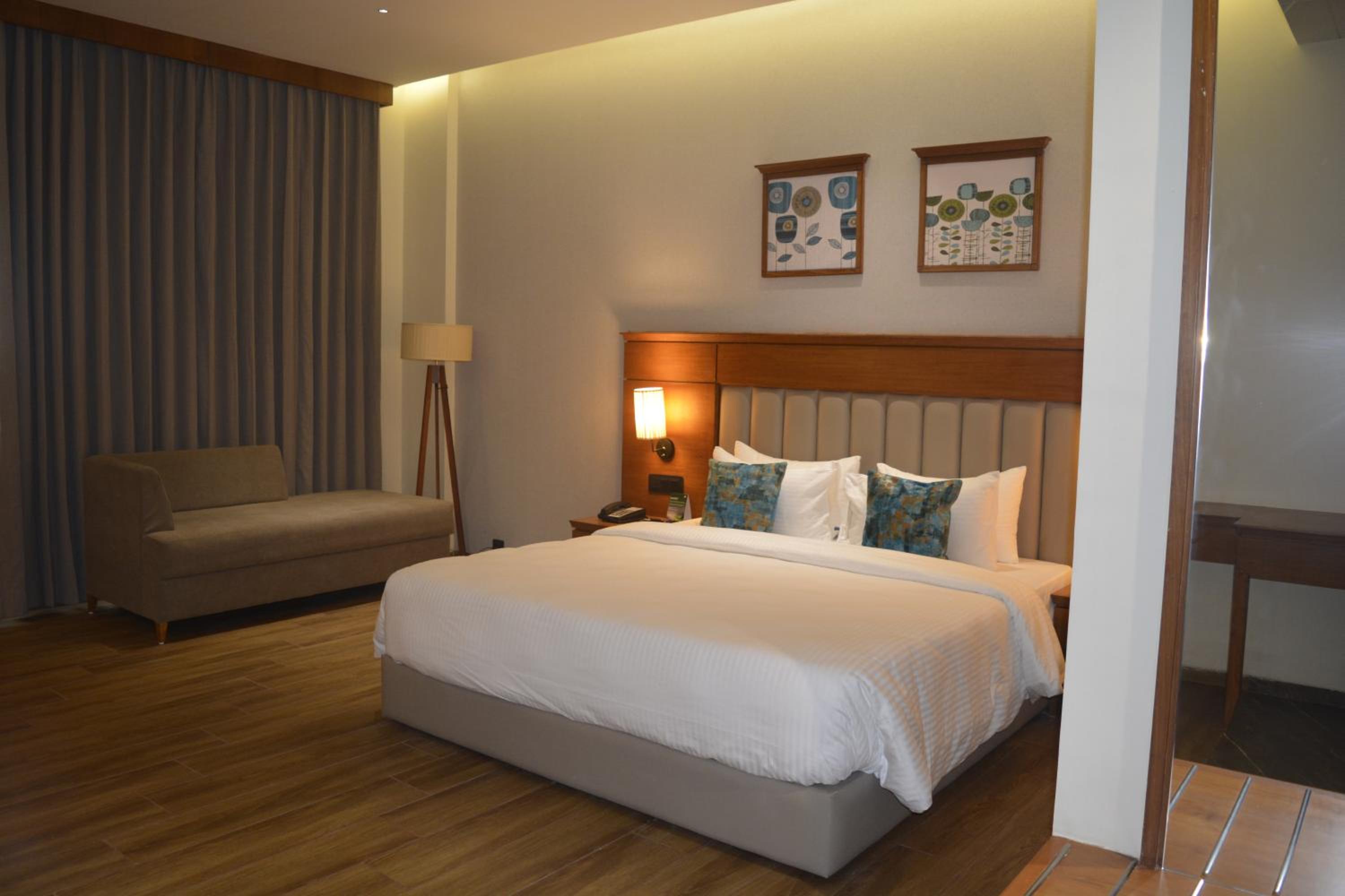 Deluxe King Room
