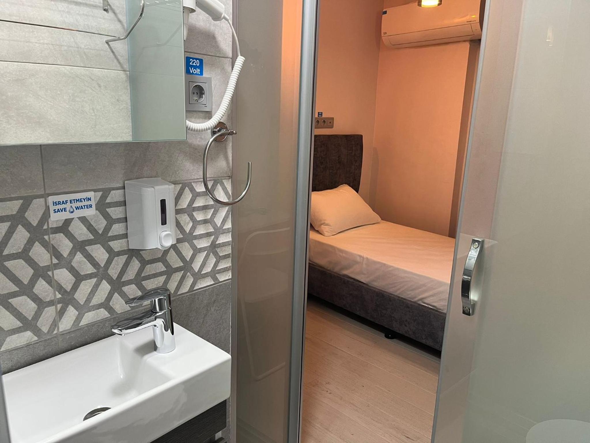 Standard Single Room photo 3