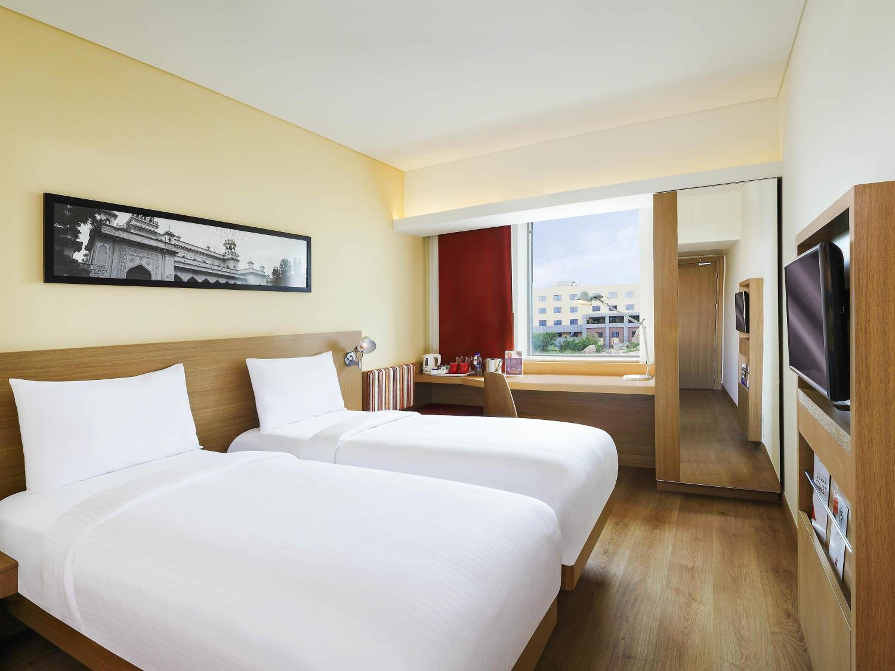 Superior Twin Room - High-Floor - Photo 2