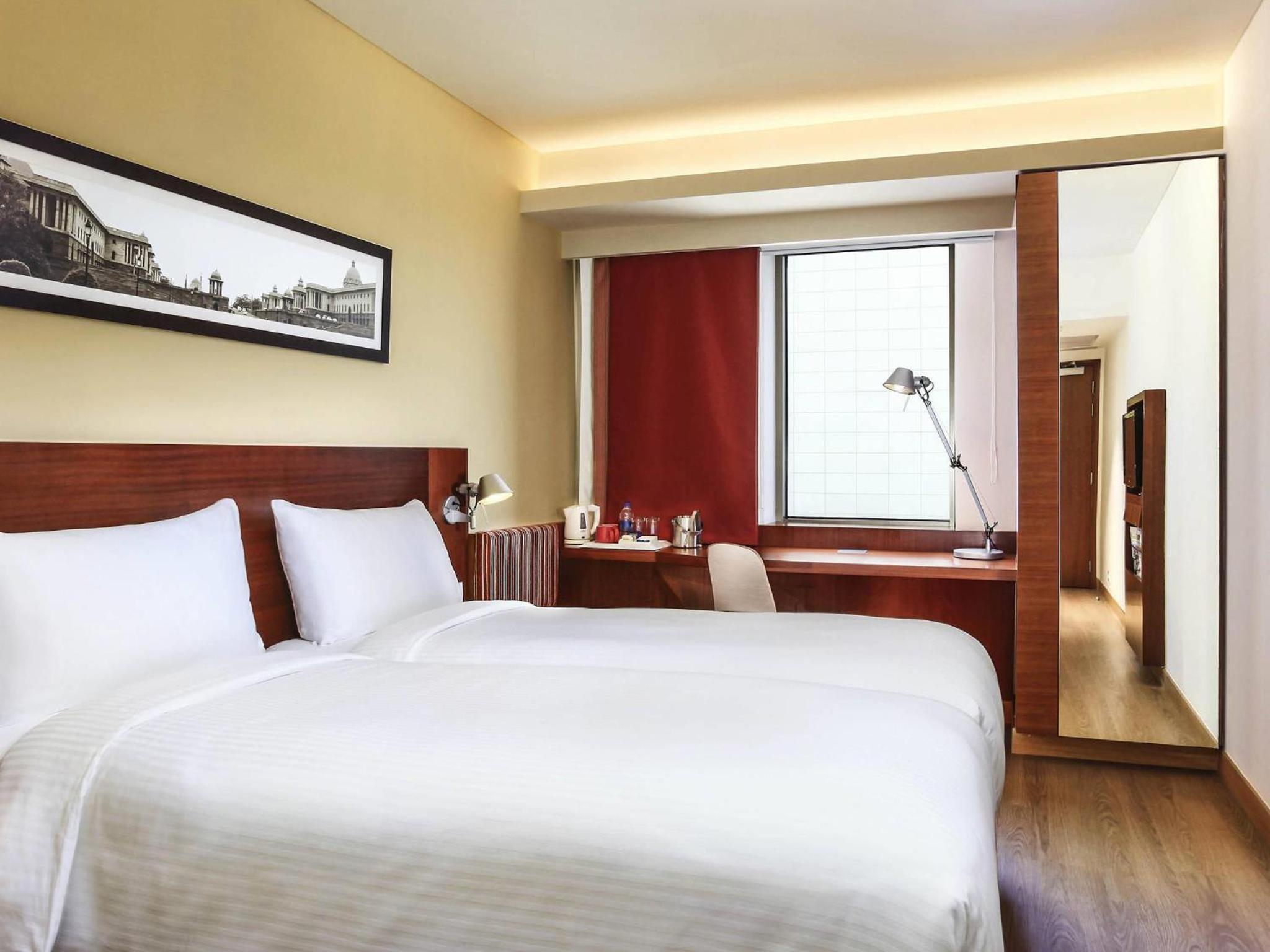 Superior Twin Room - High-Floor - Photo 4