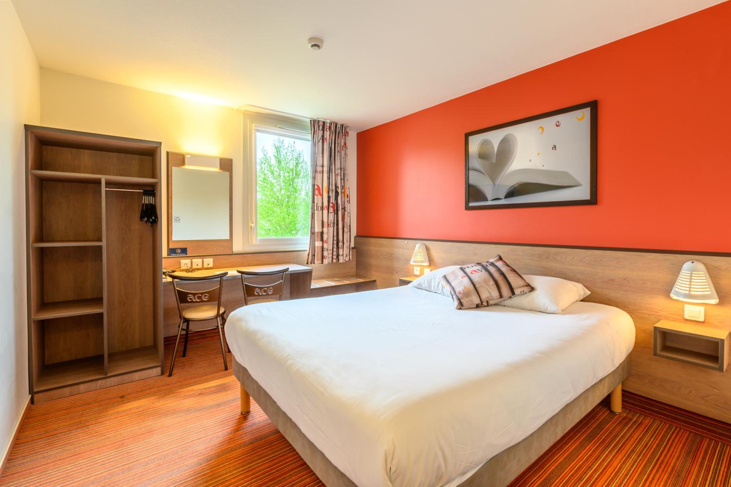 Double Room - Disability Access photo 1