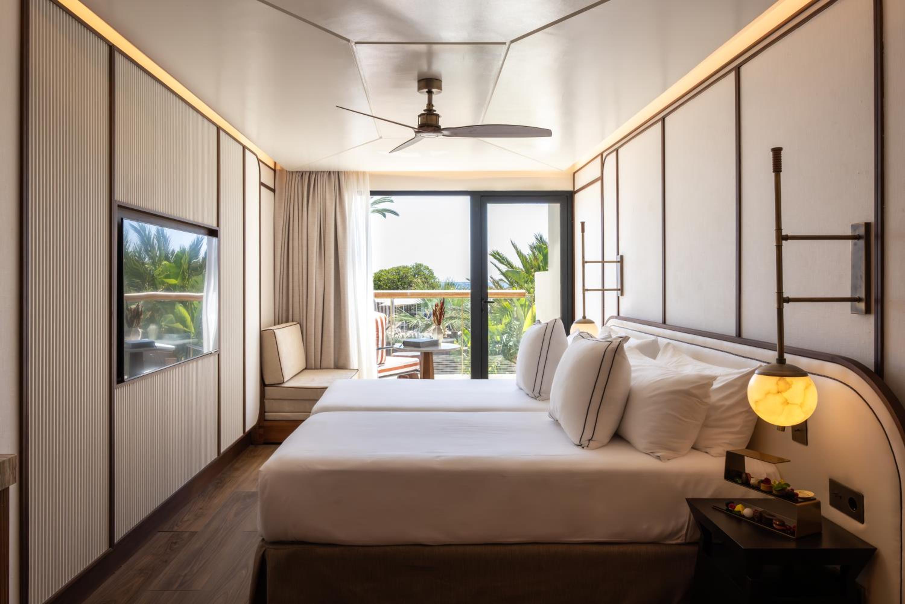 Deluxe Double Room Swim Up 