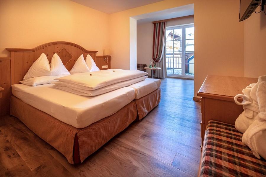 Junior Suite with Balcony photo 1