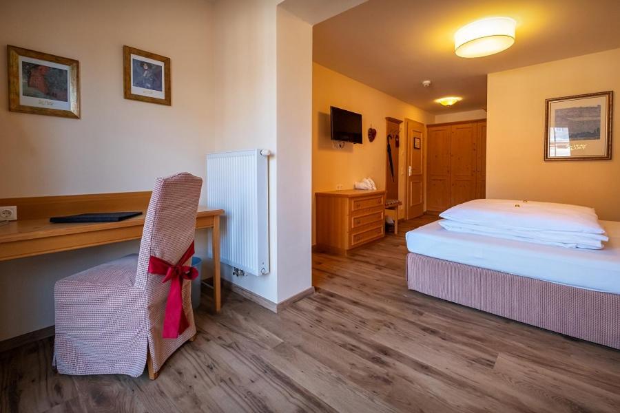 Junior Suite with Balcony photo 3