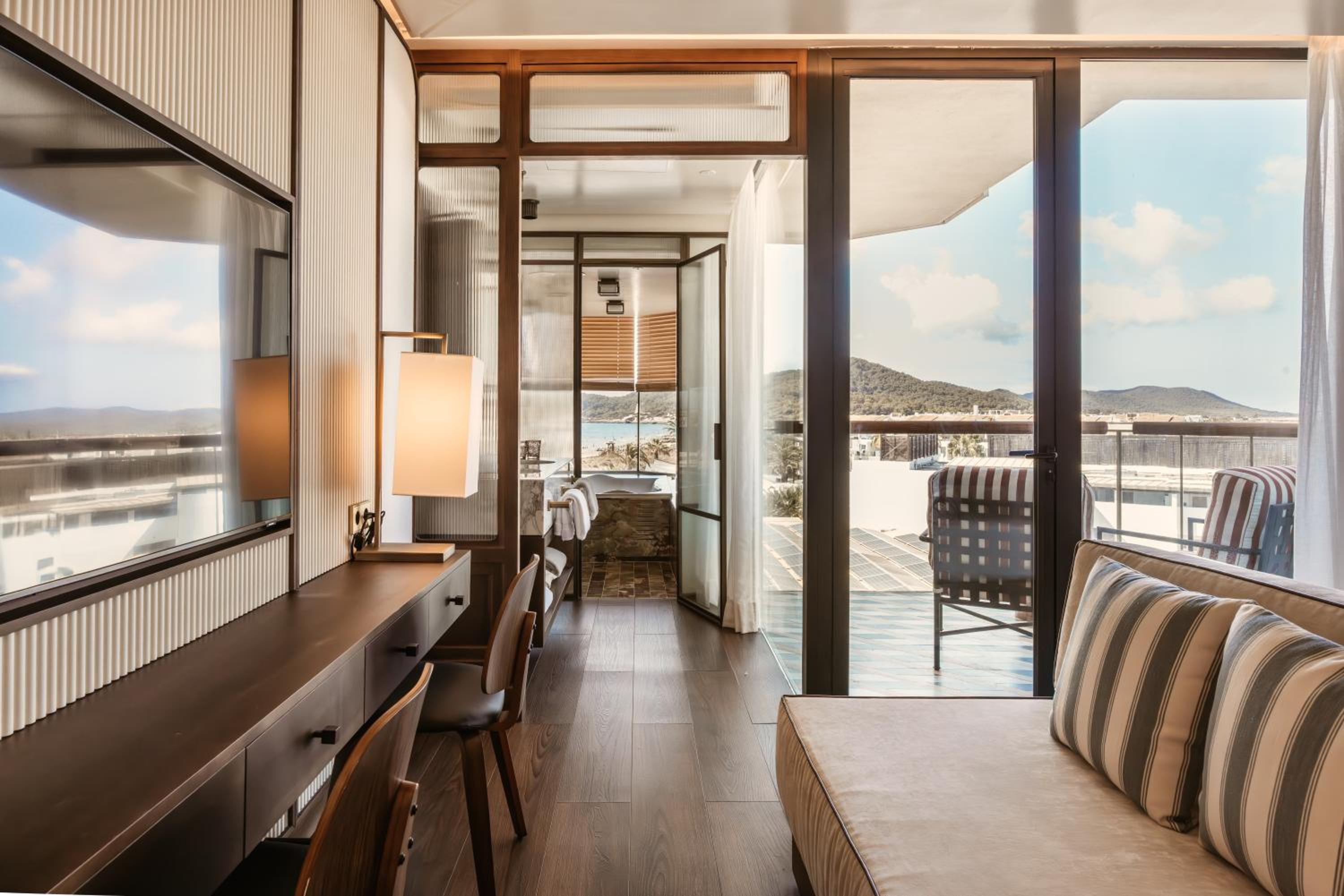 Solstice Junior Suite