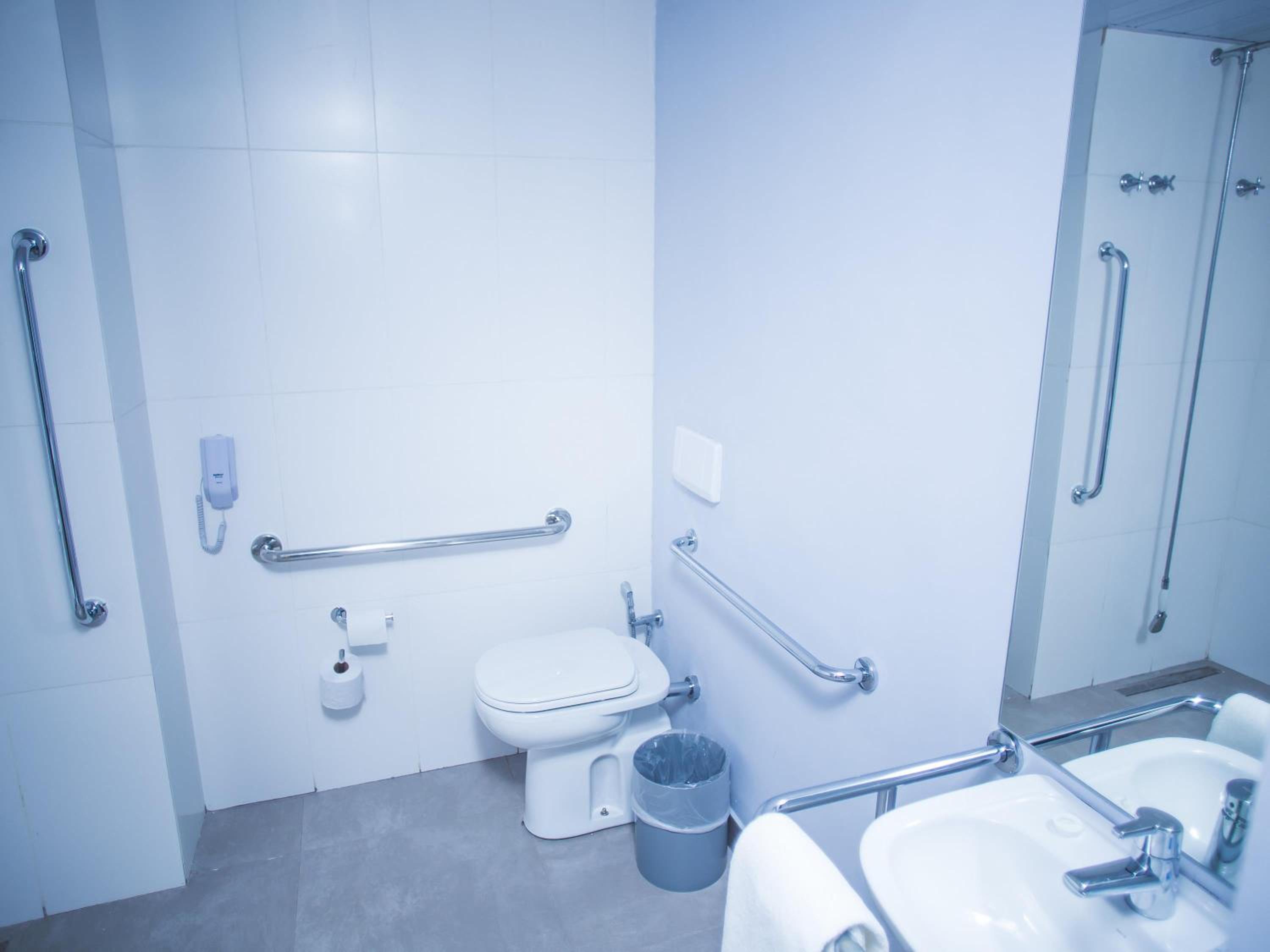 Standard Double Room - Disability Access photo 3
