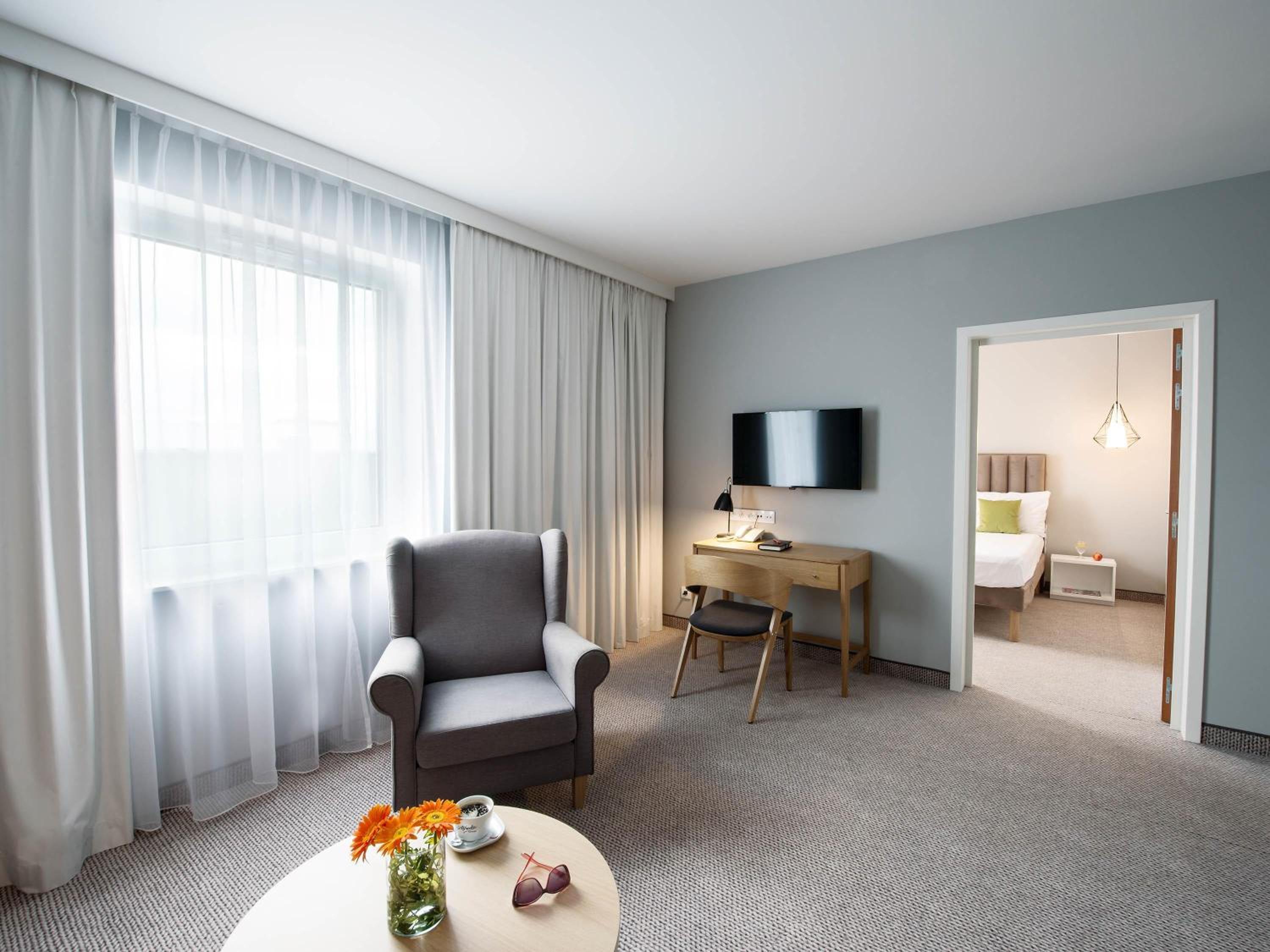 Standard Family Suite with Two Connecting Rooms photo 3