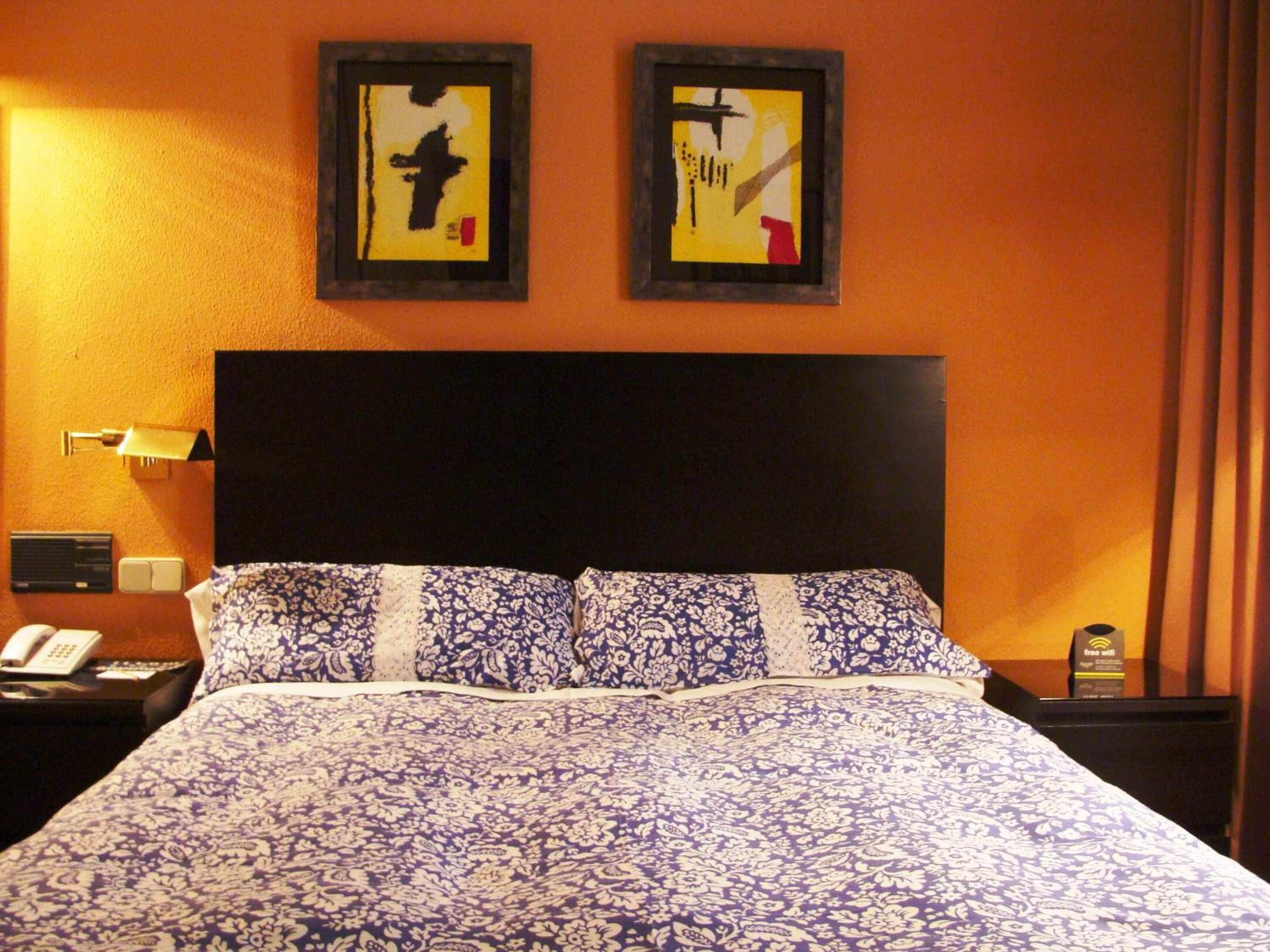 Single Room - Photo 1