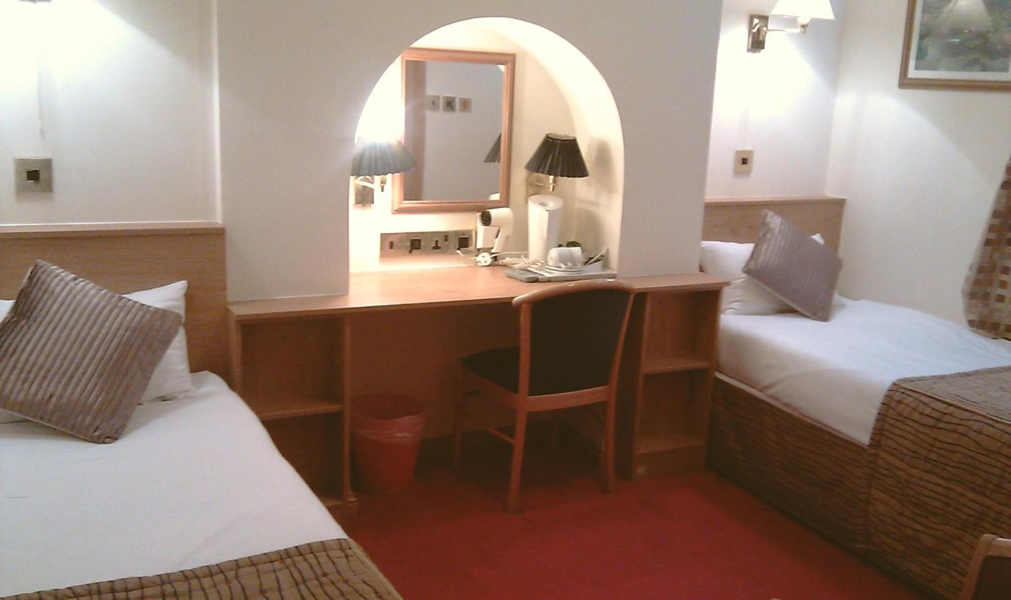 Twin Room en suite - Photo 6