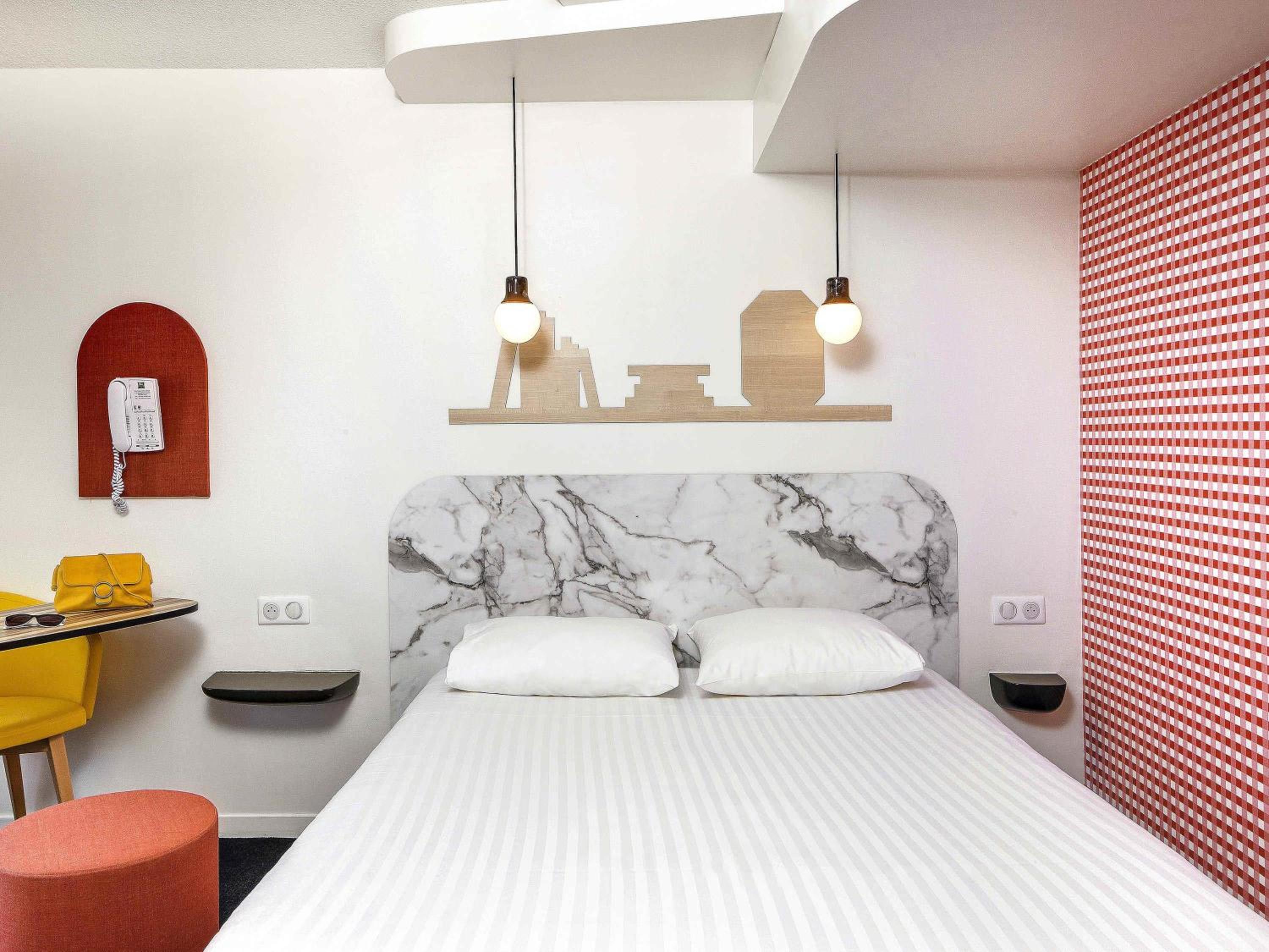 Family Suite with One Double Bed and Two Sofa Beds - Photo 1