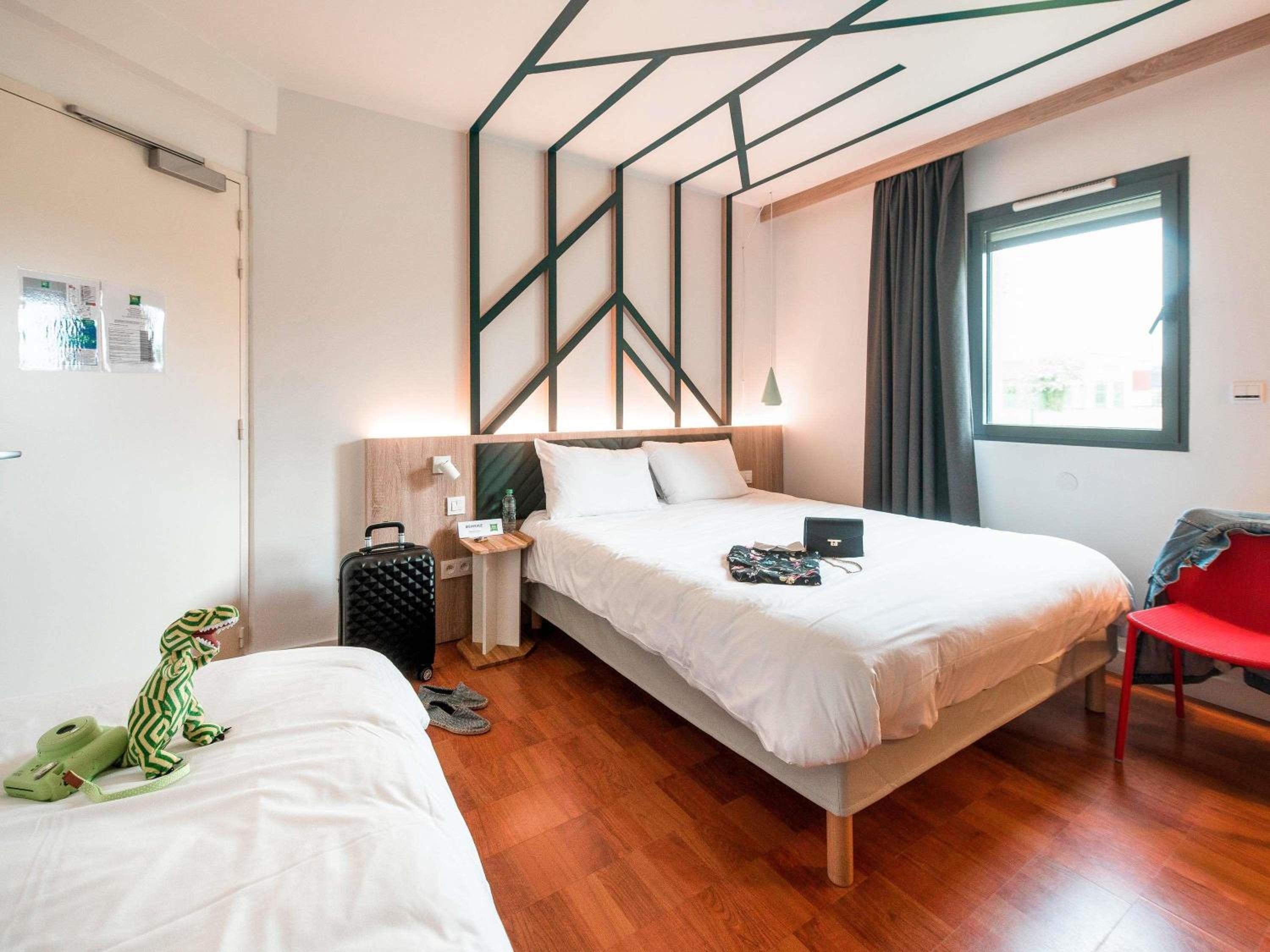 Superior Room with One Double Bed and Sofa Bed