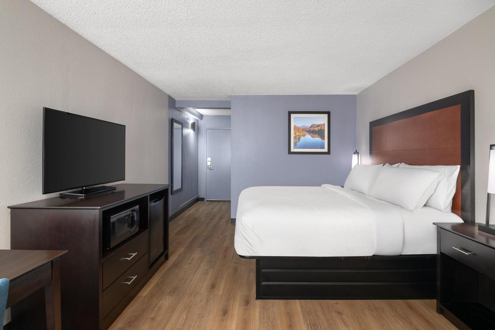Standard King Room - Photo 1