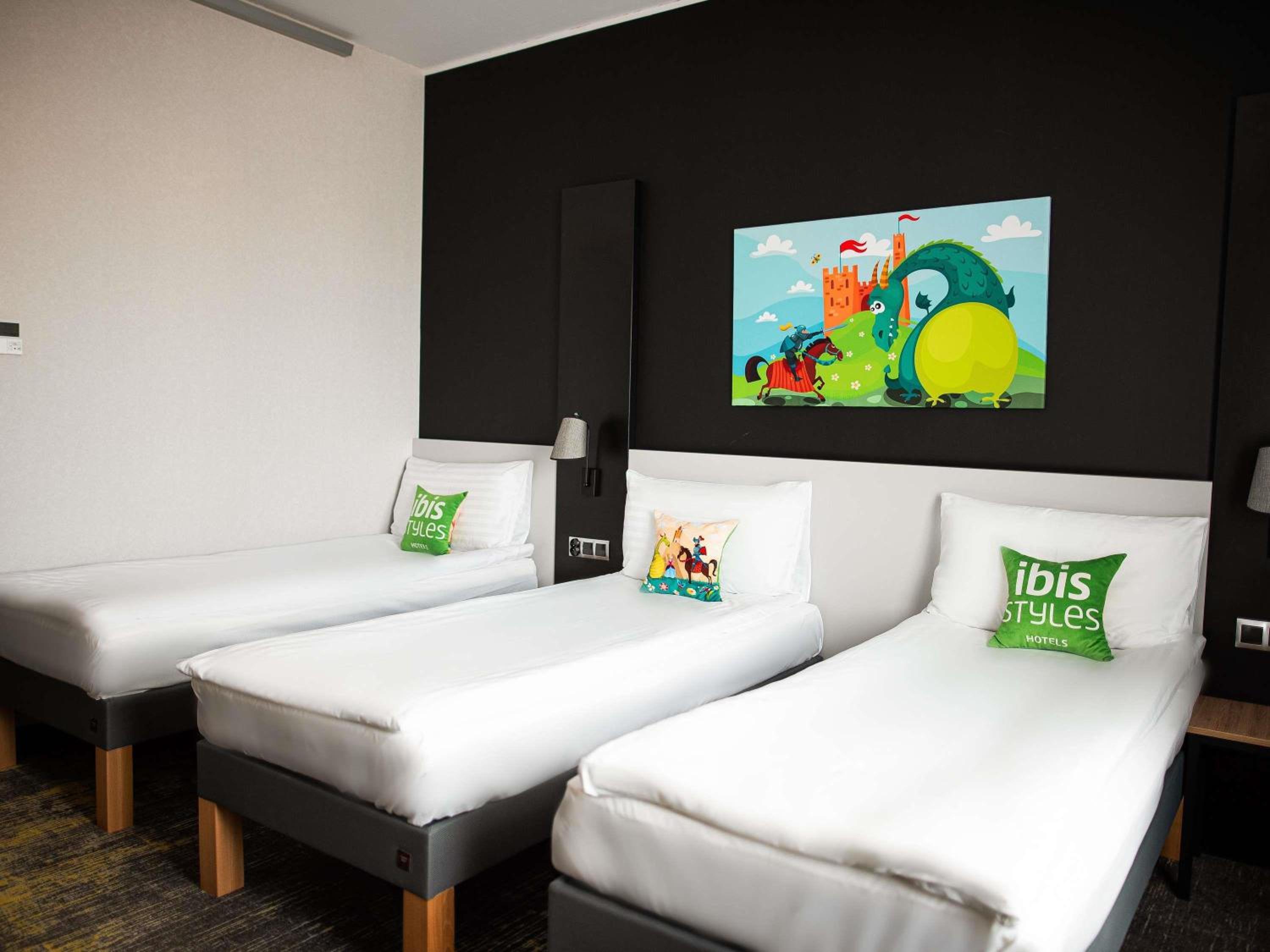Standard Room With Three Single Beds