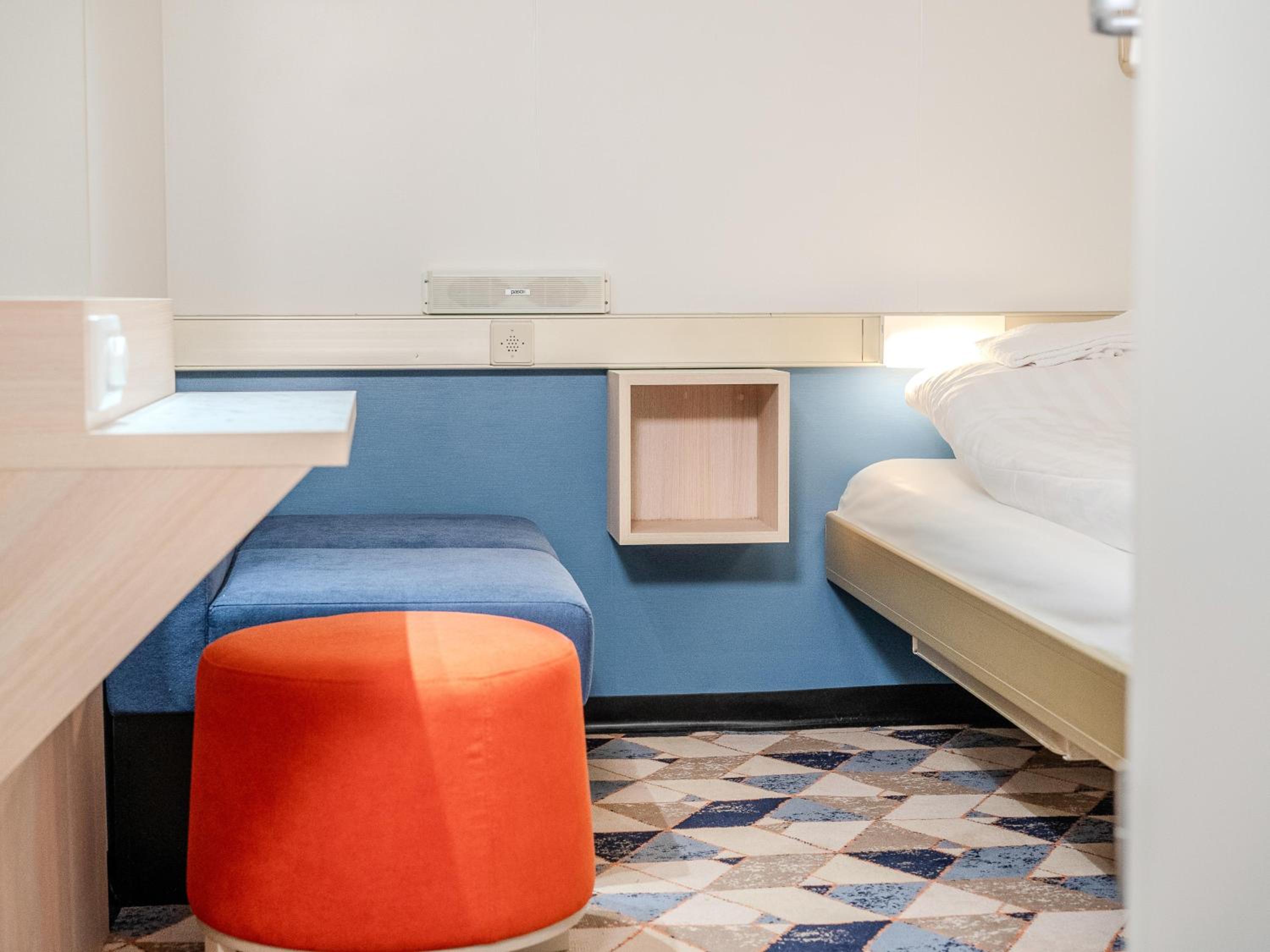 Standard inside 2-bed bunk cabin