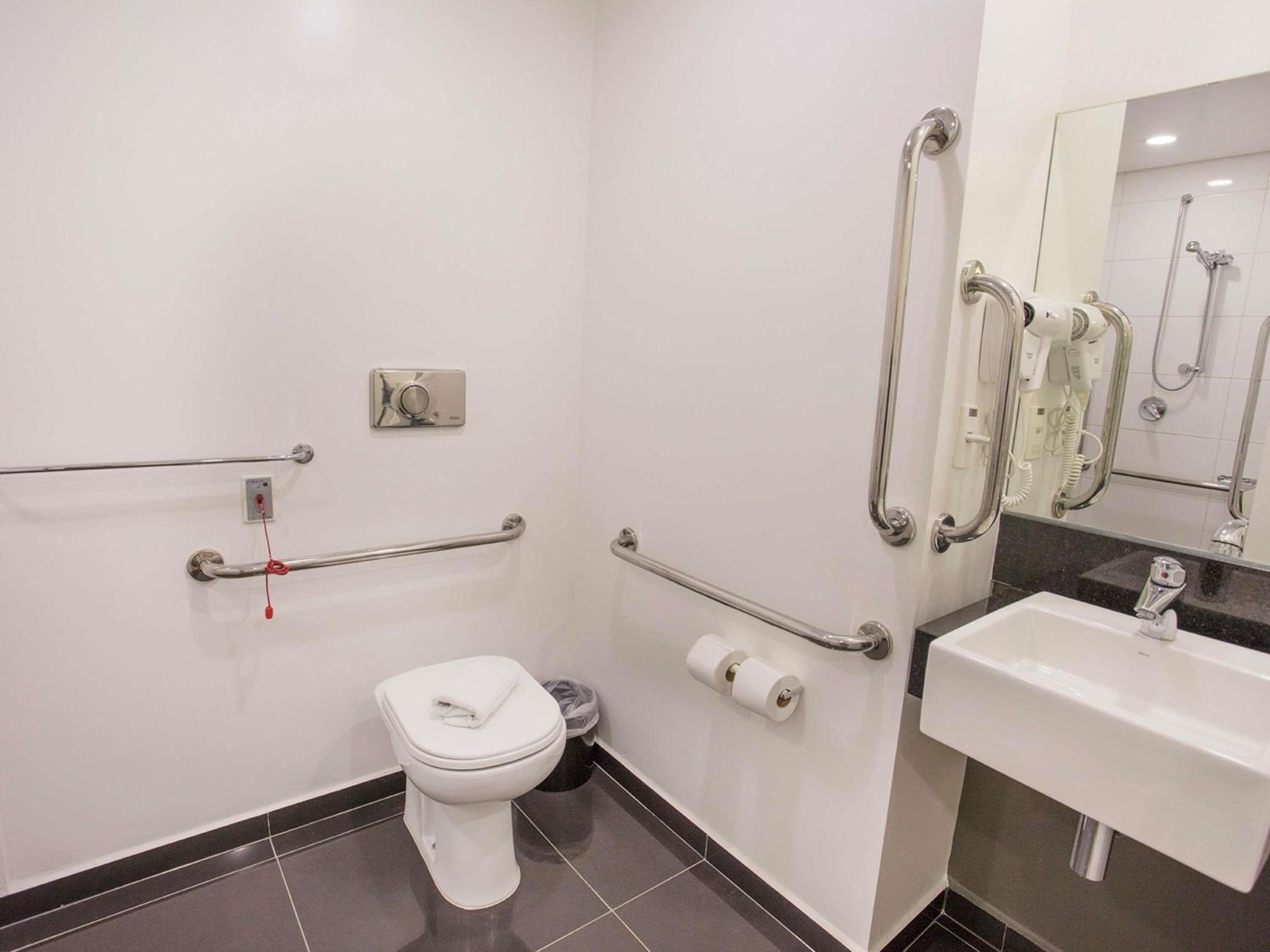 Accessible Room photo 2