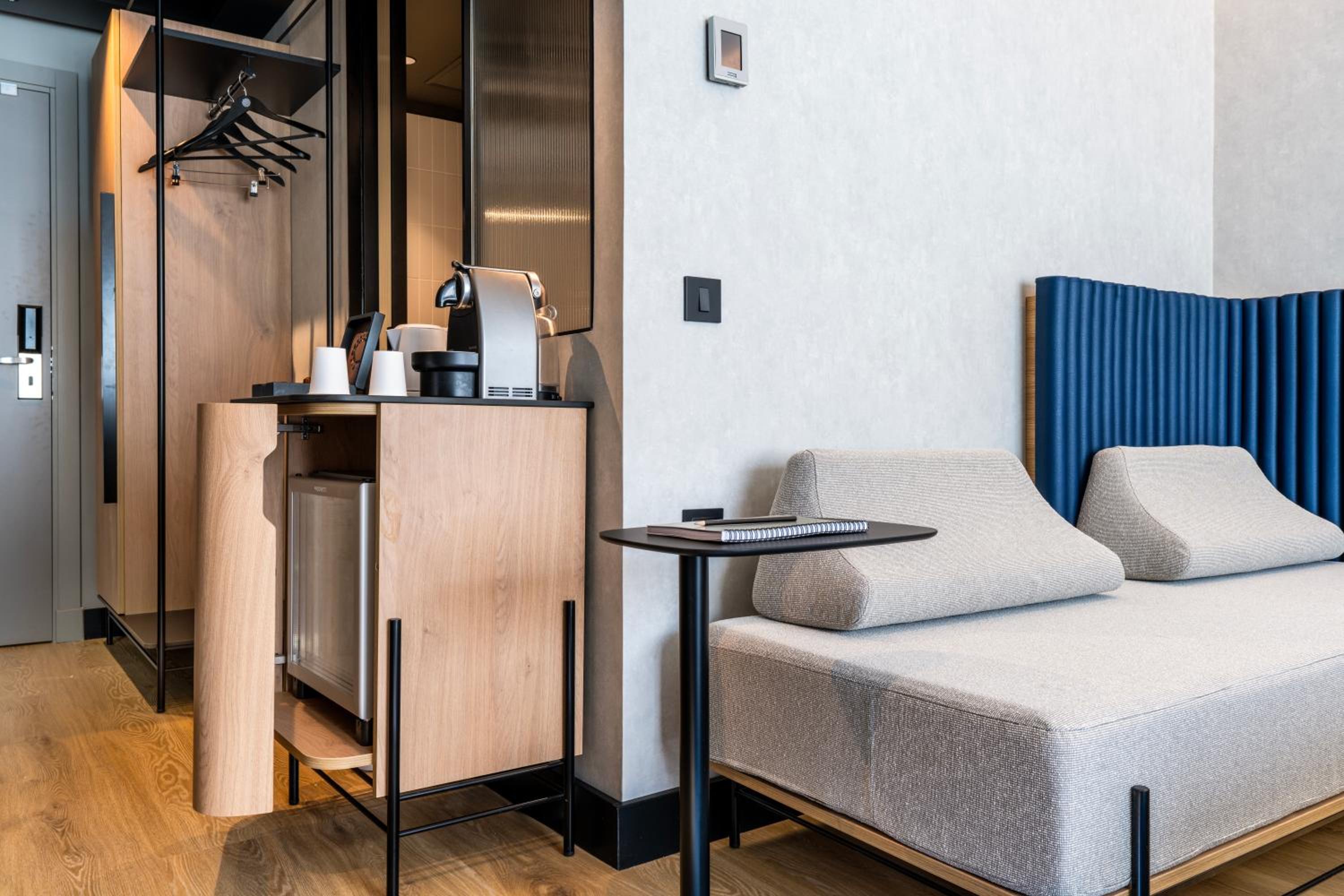 Executive Room with Double Bed and Sofa