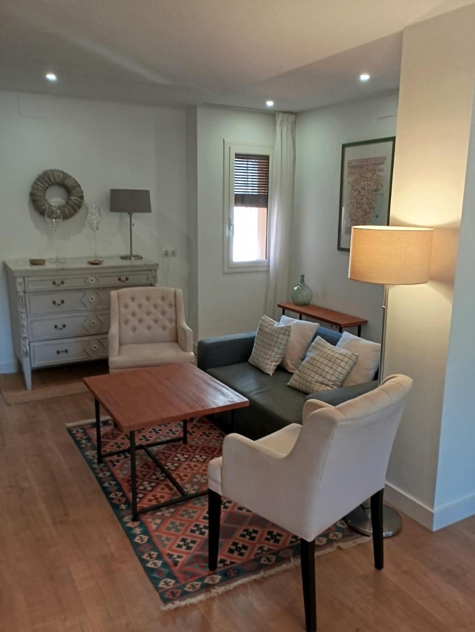 Two-Bedroom Deluxe Apartment with Balcony photo 3