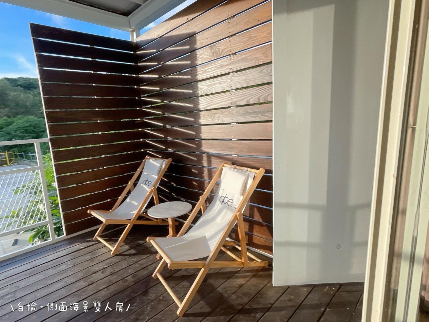 Deluxe Double Room with Side Sea View photo 2