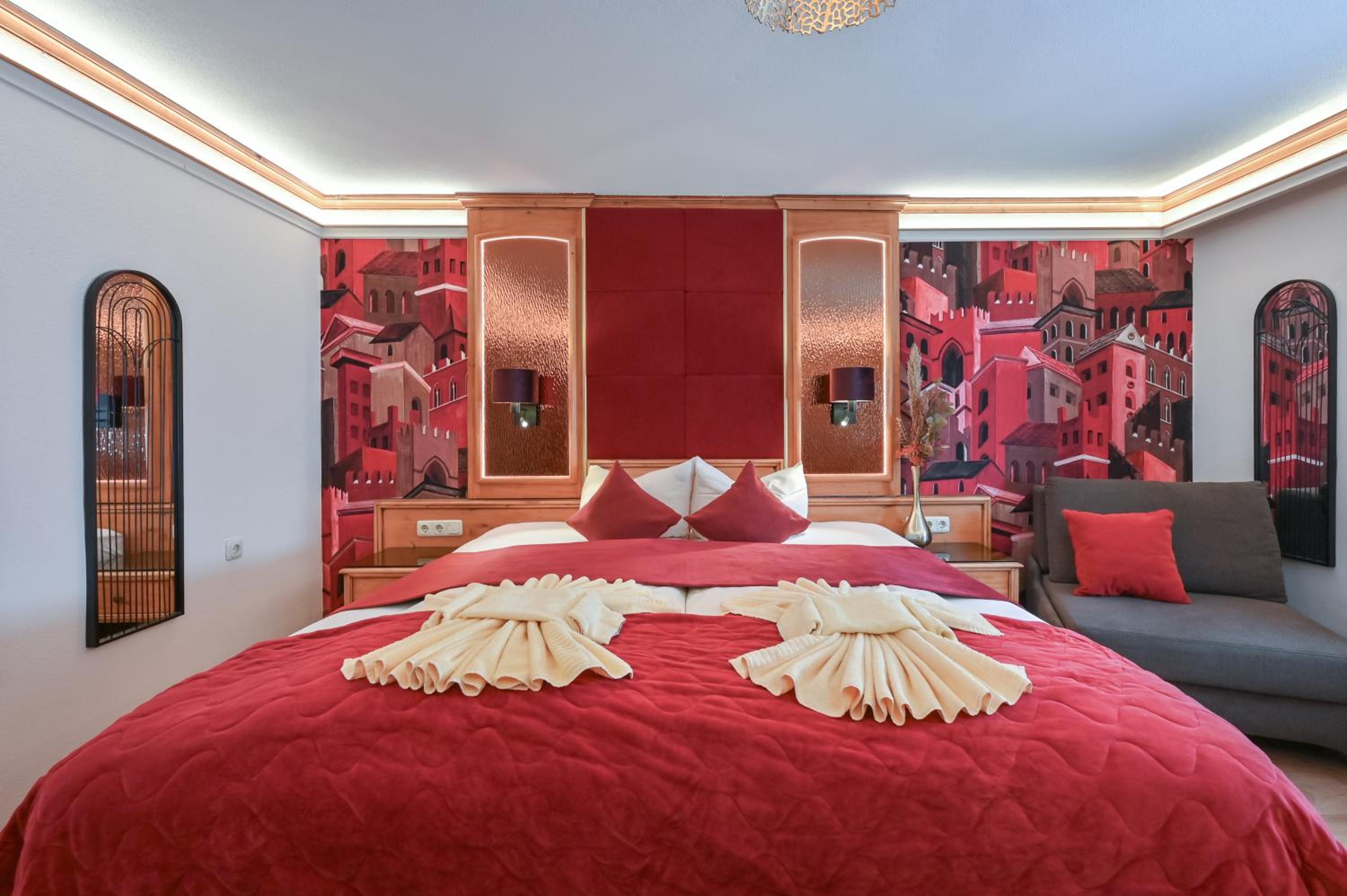 One-Bedroom Apartment with Lake View photo 3