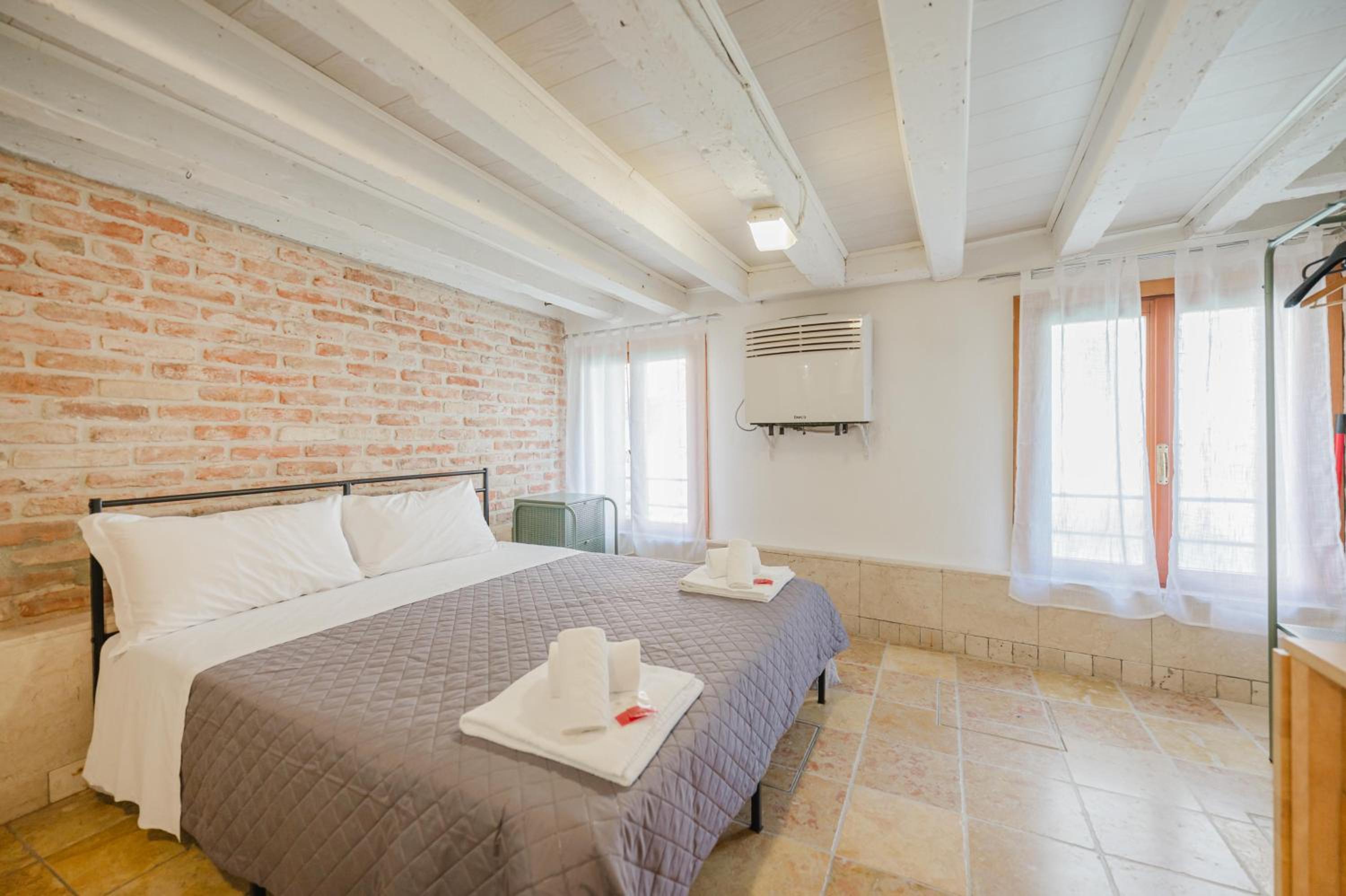 Double Room with Private Bathroom photo 1