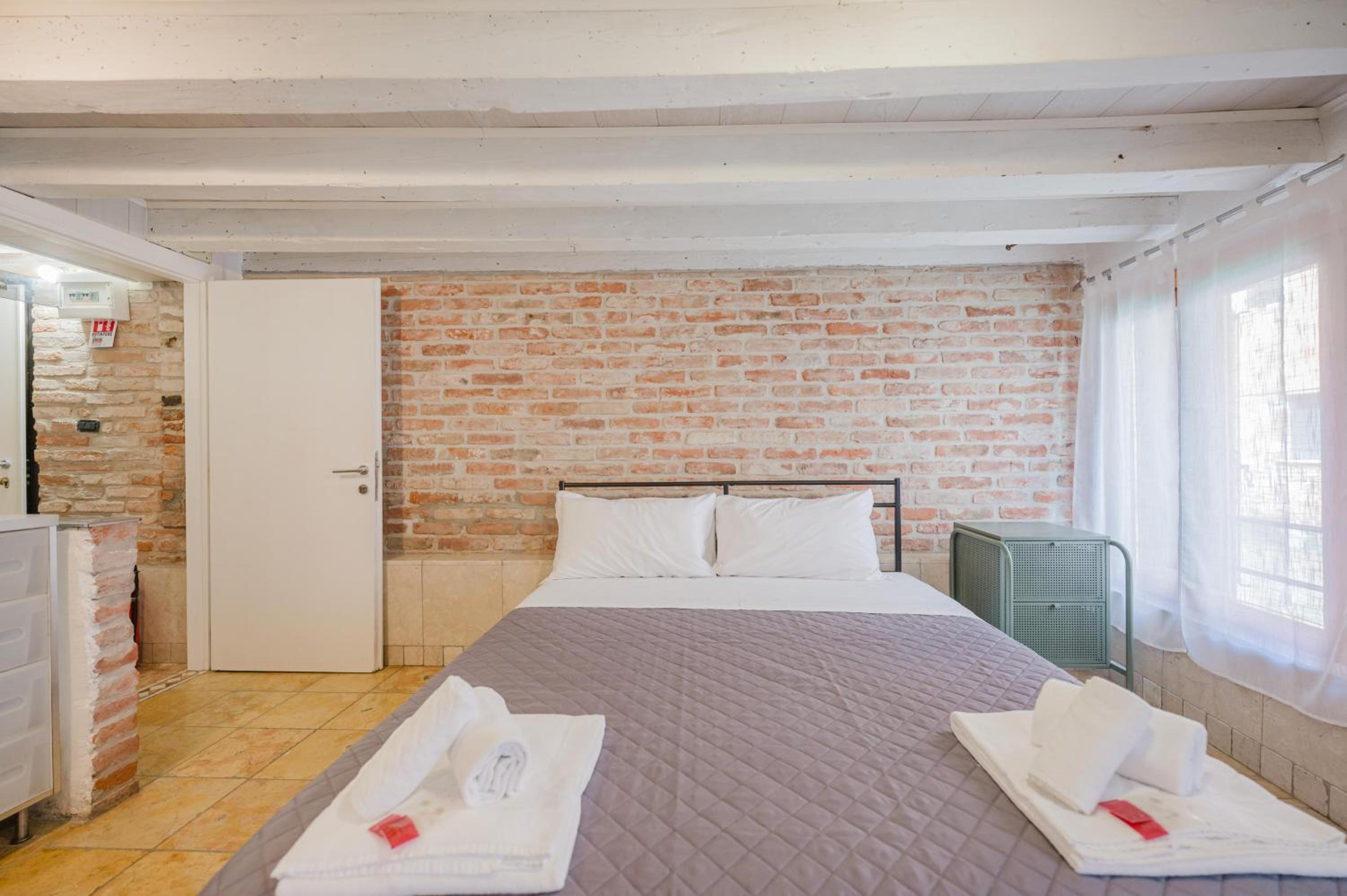 Double Room with Private Bathroom photo 2