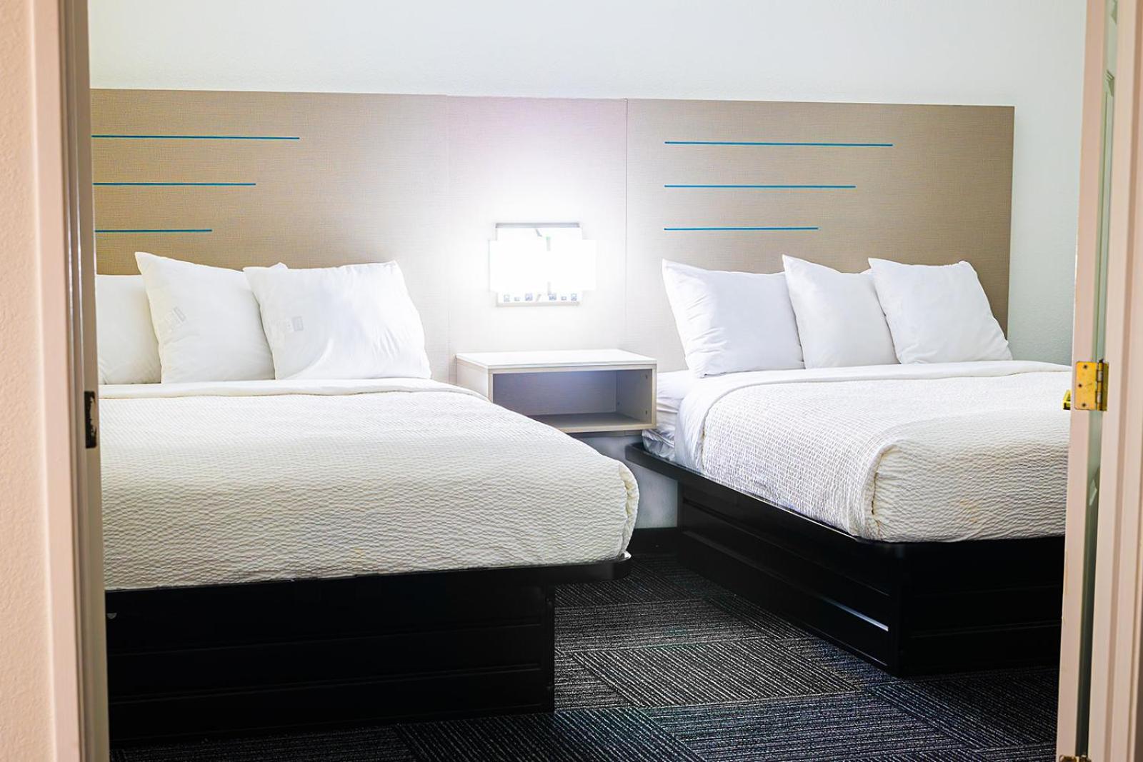 King Suite with Two King Beds and Queen Sofa, Non-Smoking - Photo 17