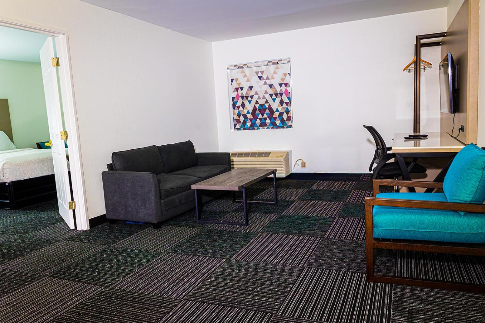1 King Bed, Mobility Accessible Room, Bathtub w/ Grab Bars, Non-Smoking - Photo 20