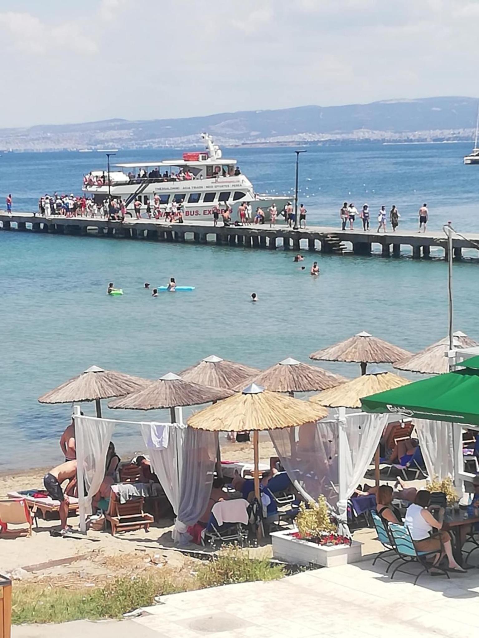 Deluxe Double Room with Side Sea View