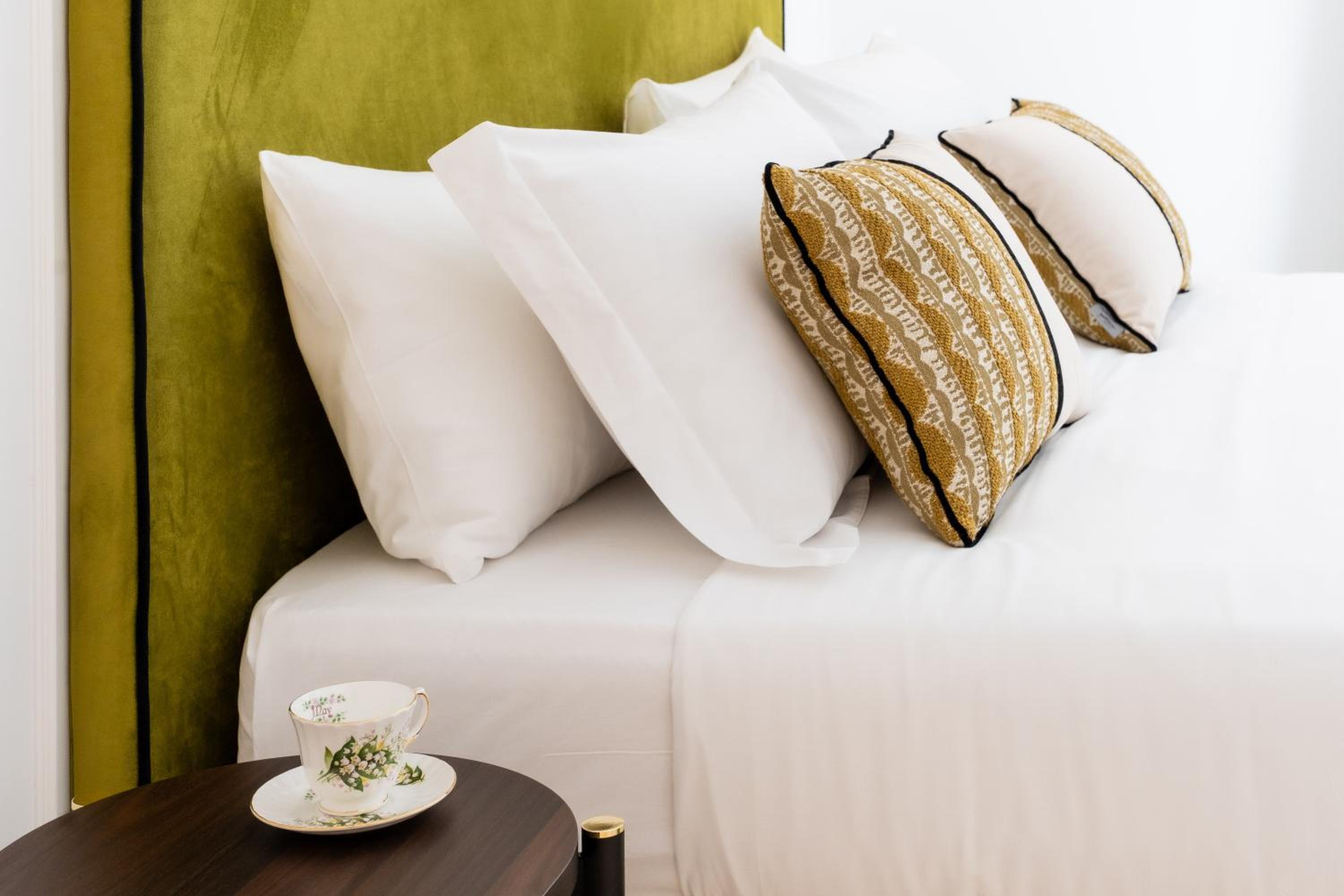 Queen Room with Spa Bath