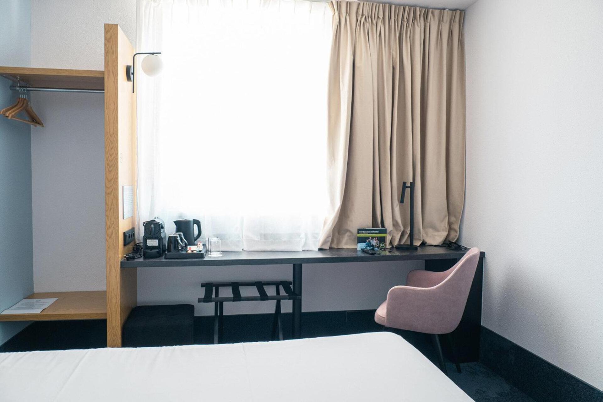 Premium Double Room - Photo 7