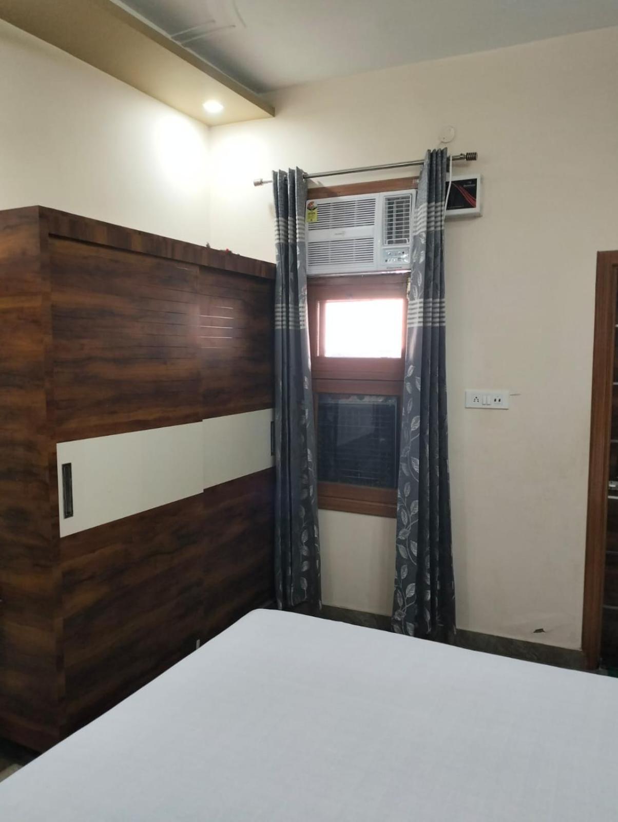 Deluxe Double Room (2 Adults + 1 Child) photo 3
