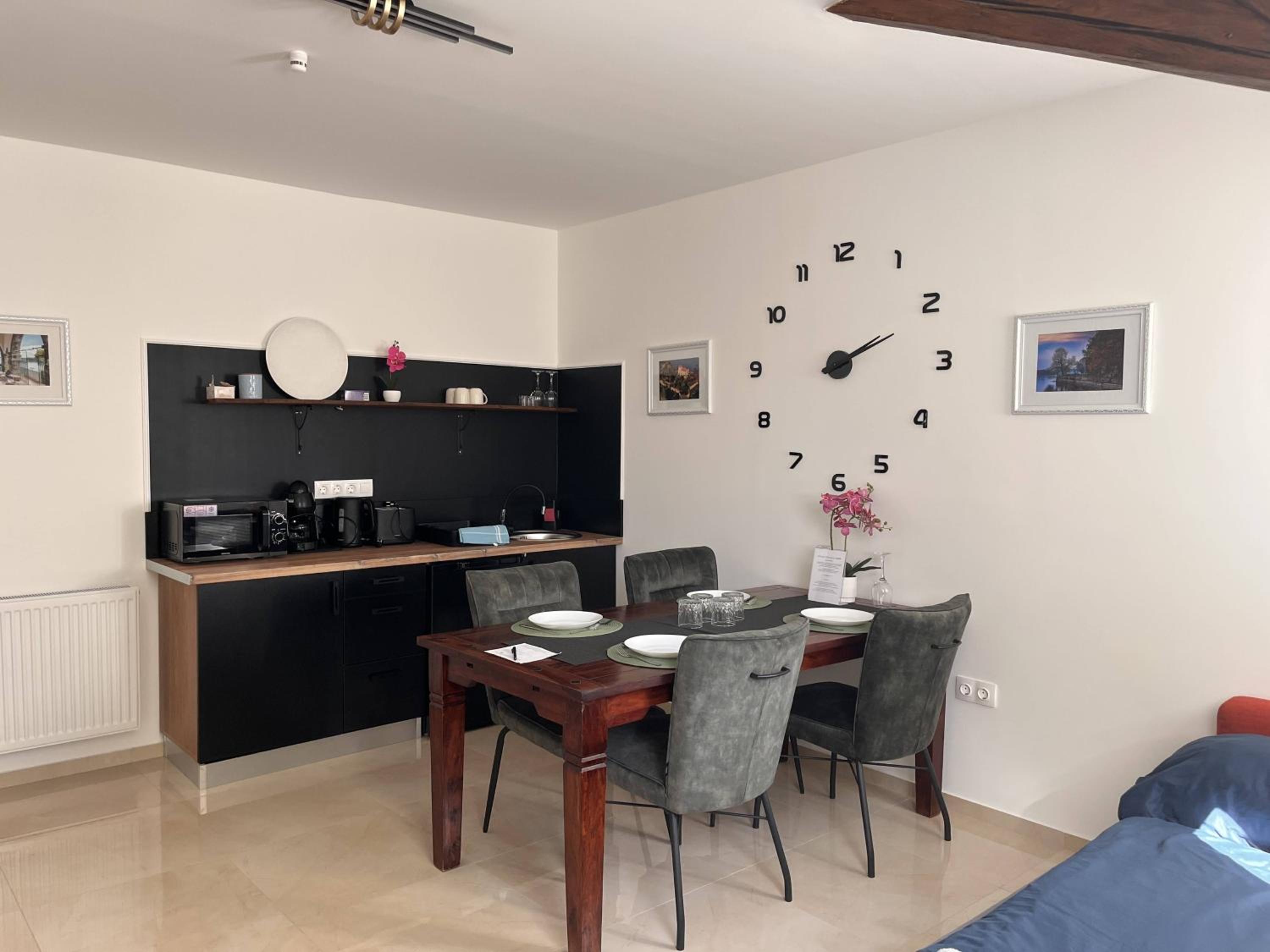 One-Bedroom Premium Apartment photo 3
