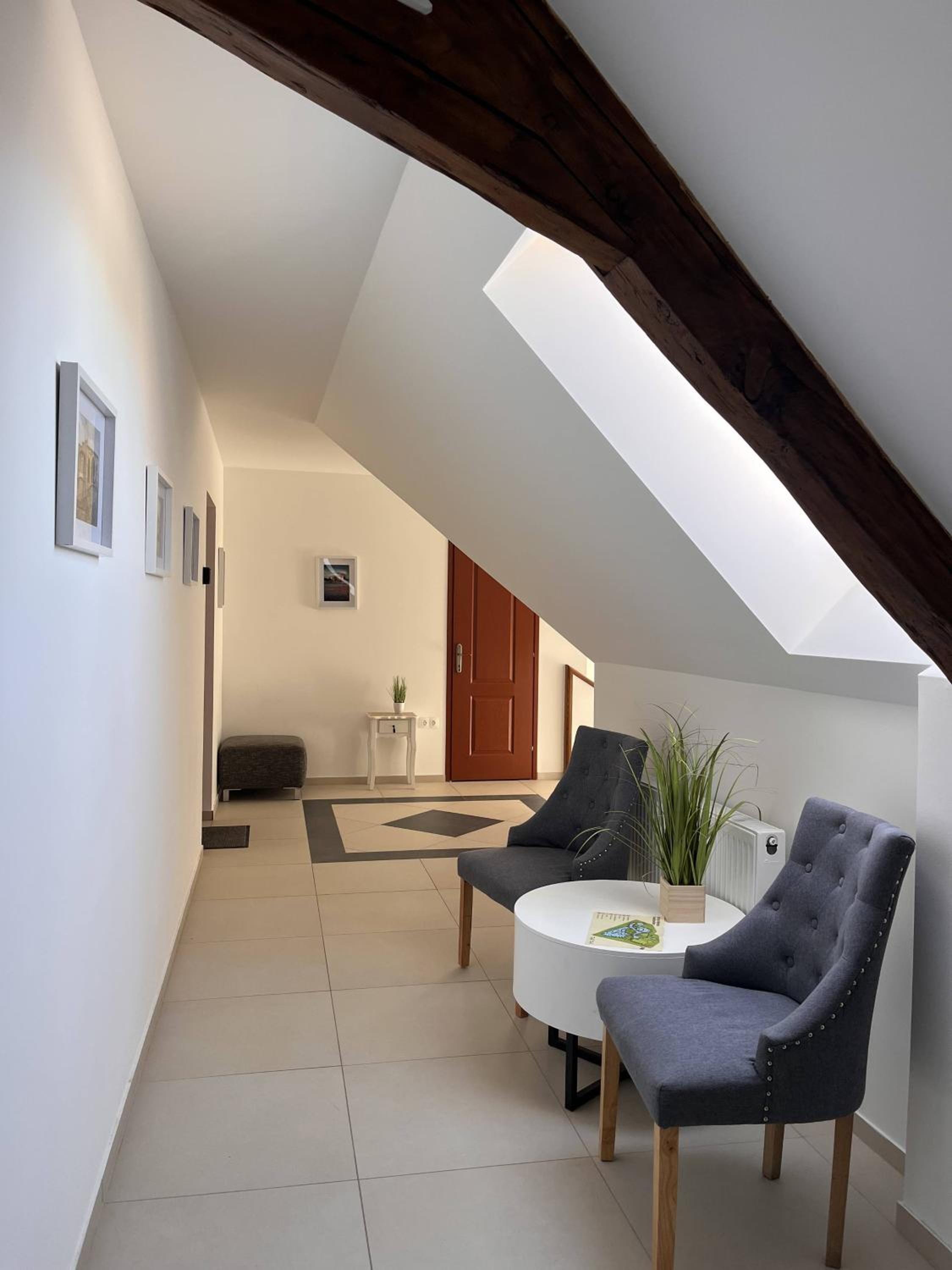 One-Bedroom Premium Apartment photo 1