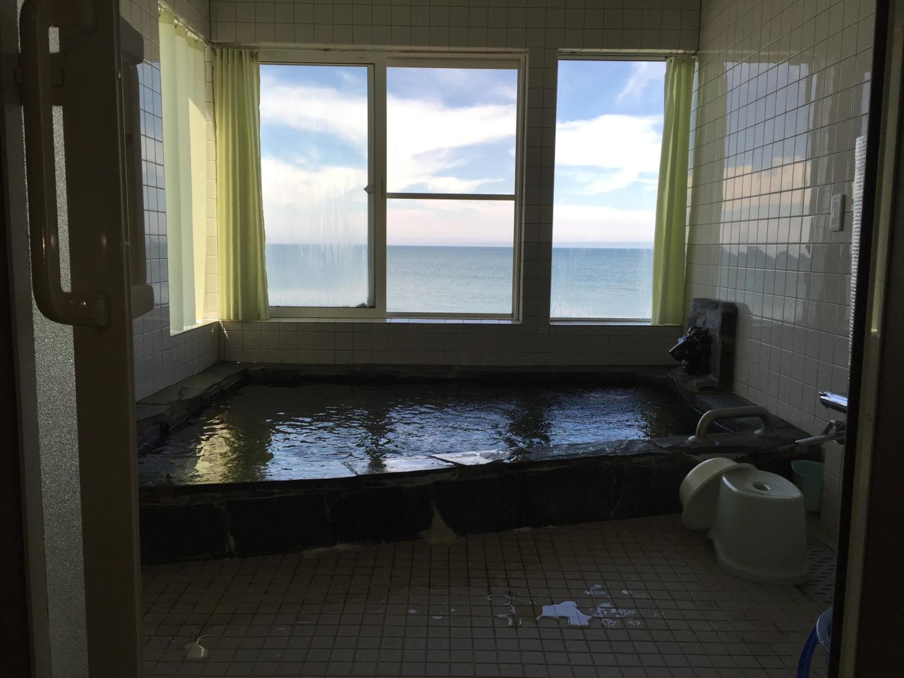 Standard Twin Room with Shared Bathroom photo 3