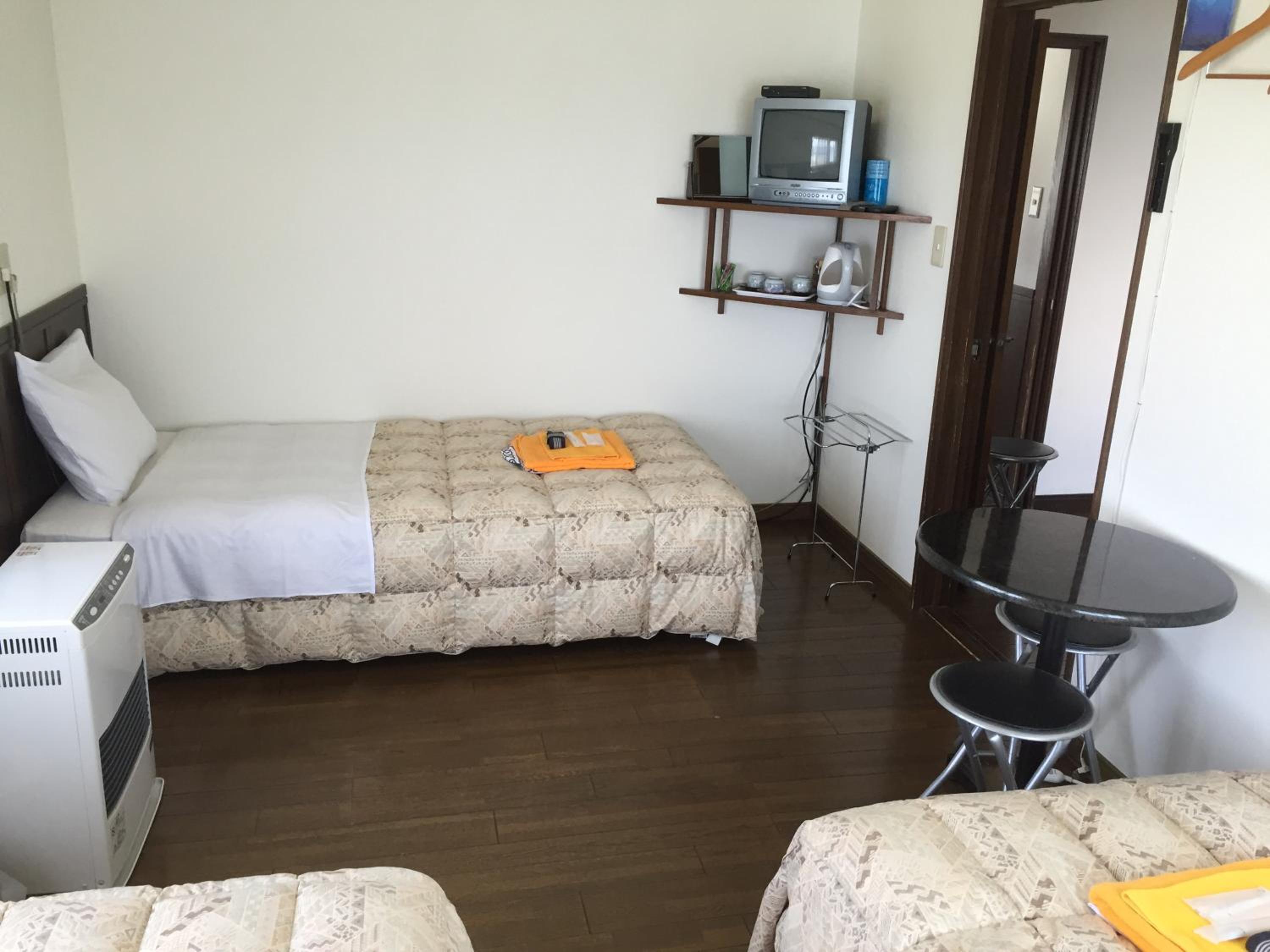 Triple Room with Shared Bathroom photo 3