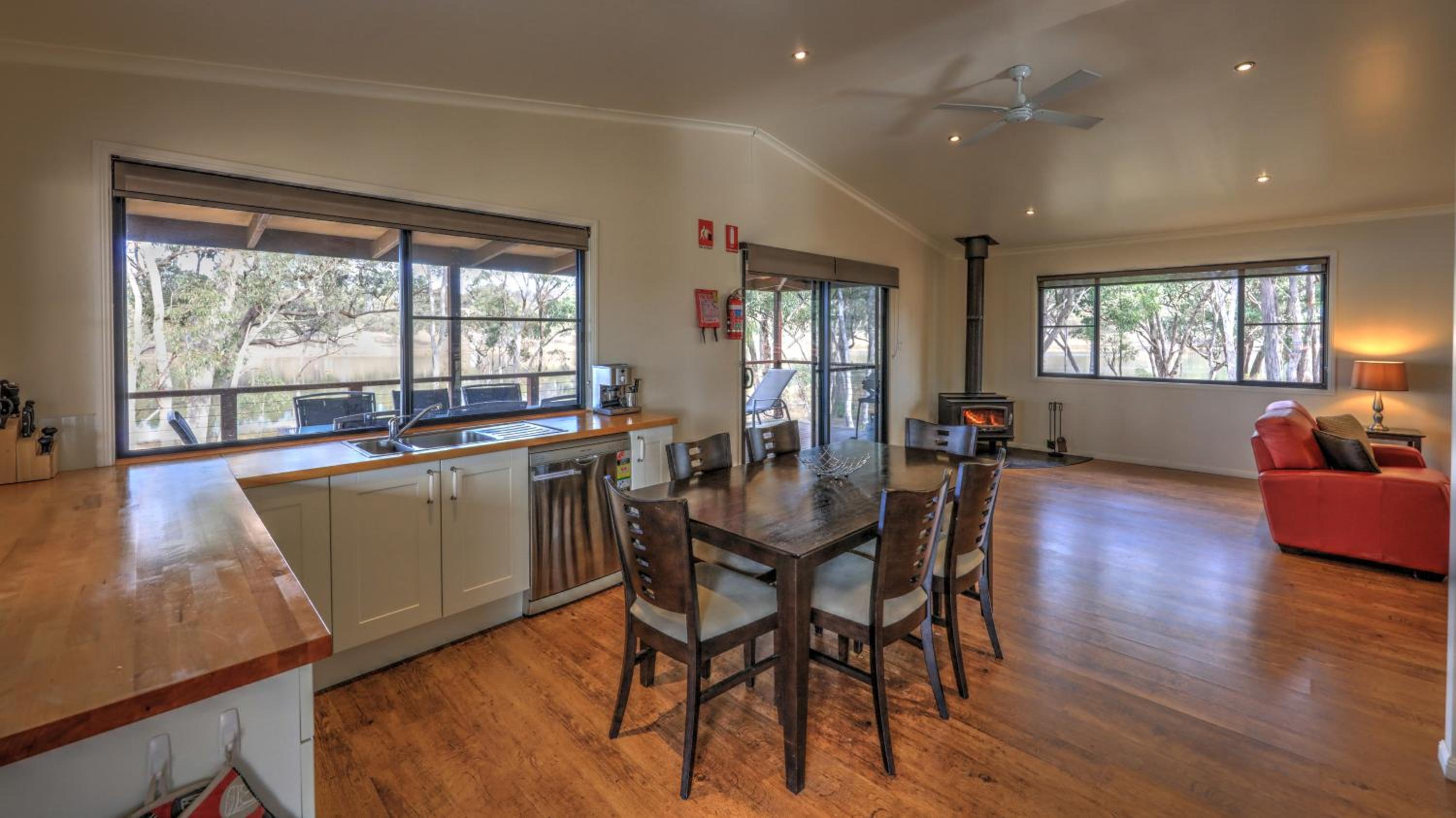 2 Bedroom Waterfront Lodge (Disabled Access) photo 3