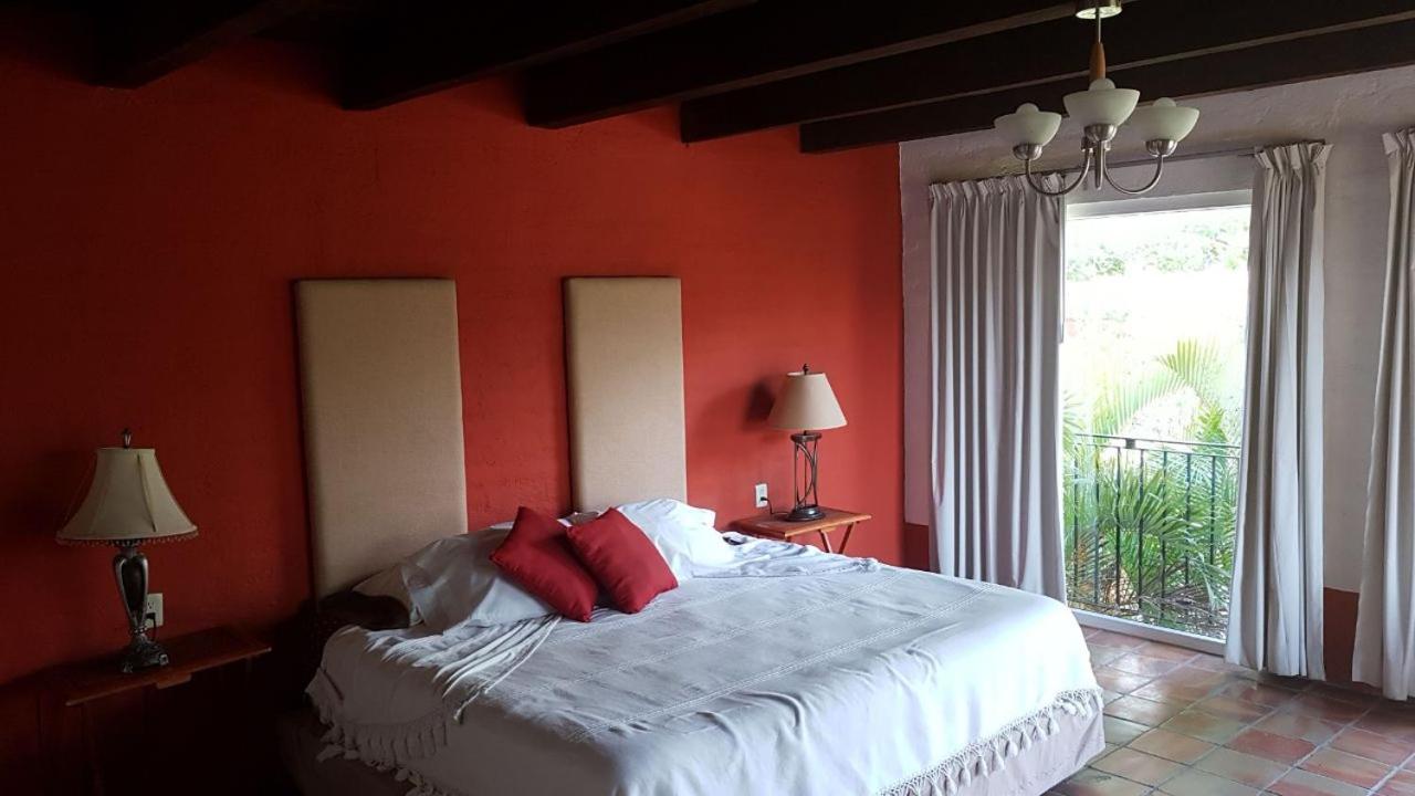 Standard King Room photo 1