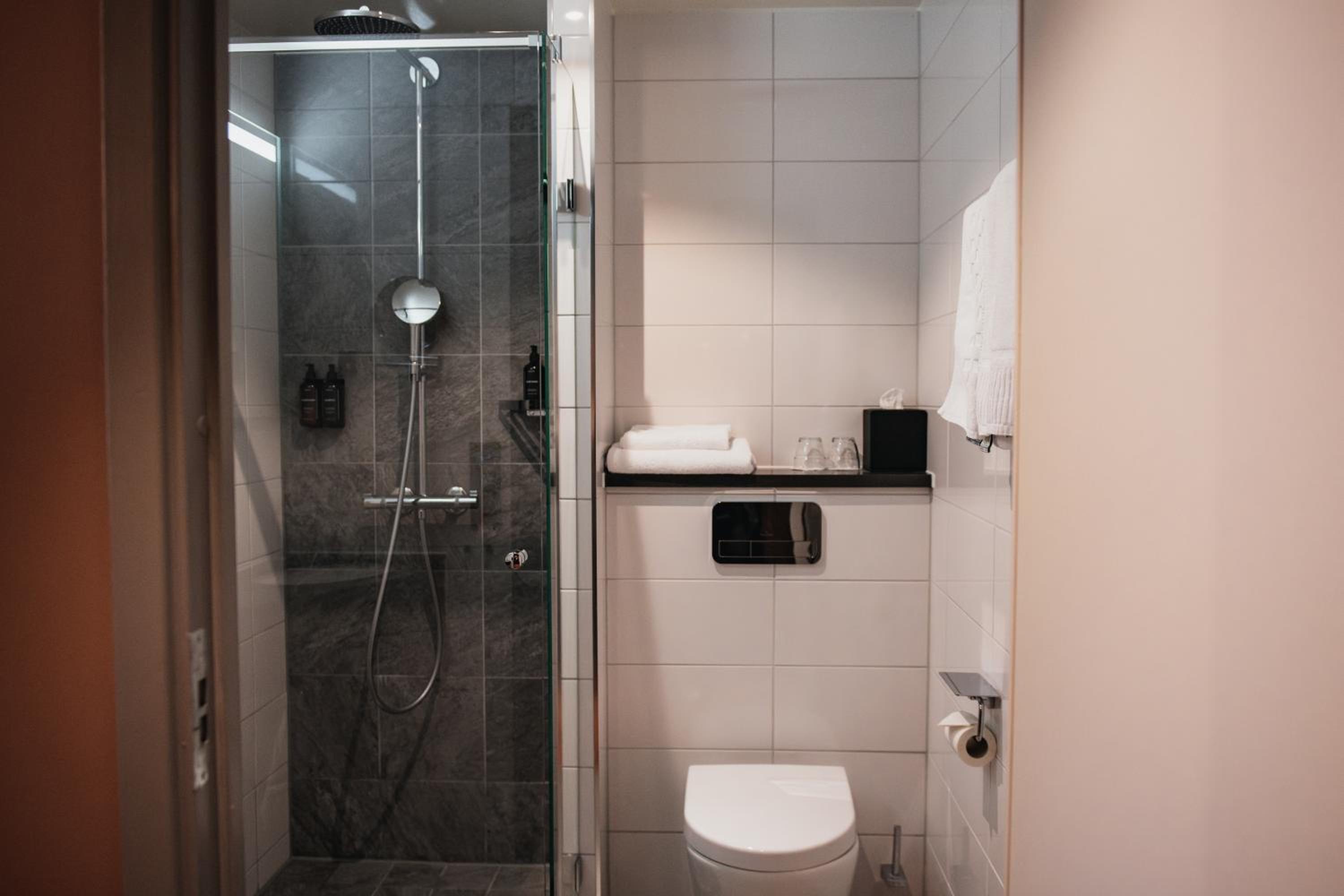 Standard Double Room - Photo 4