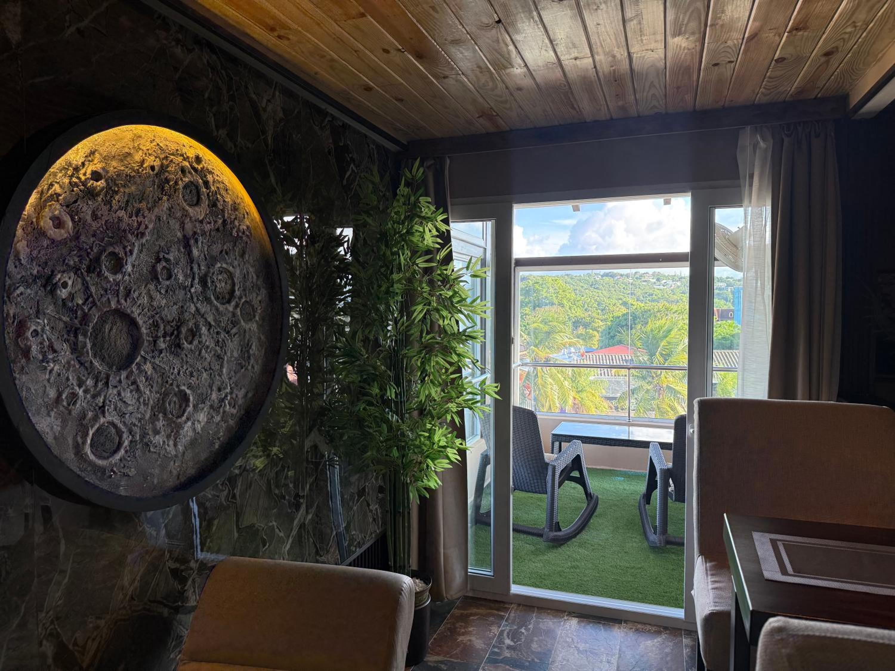 Suite with City View