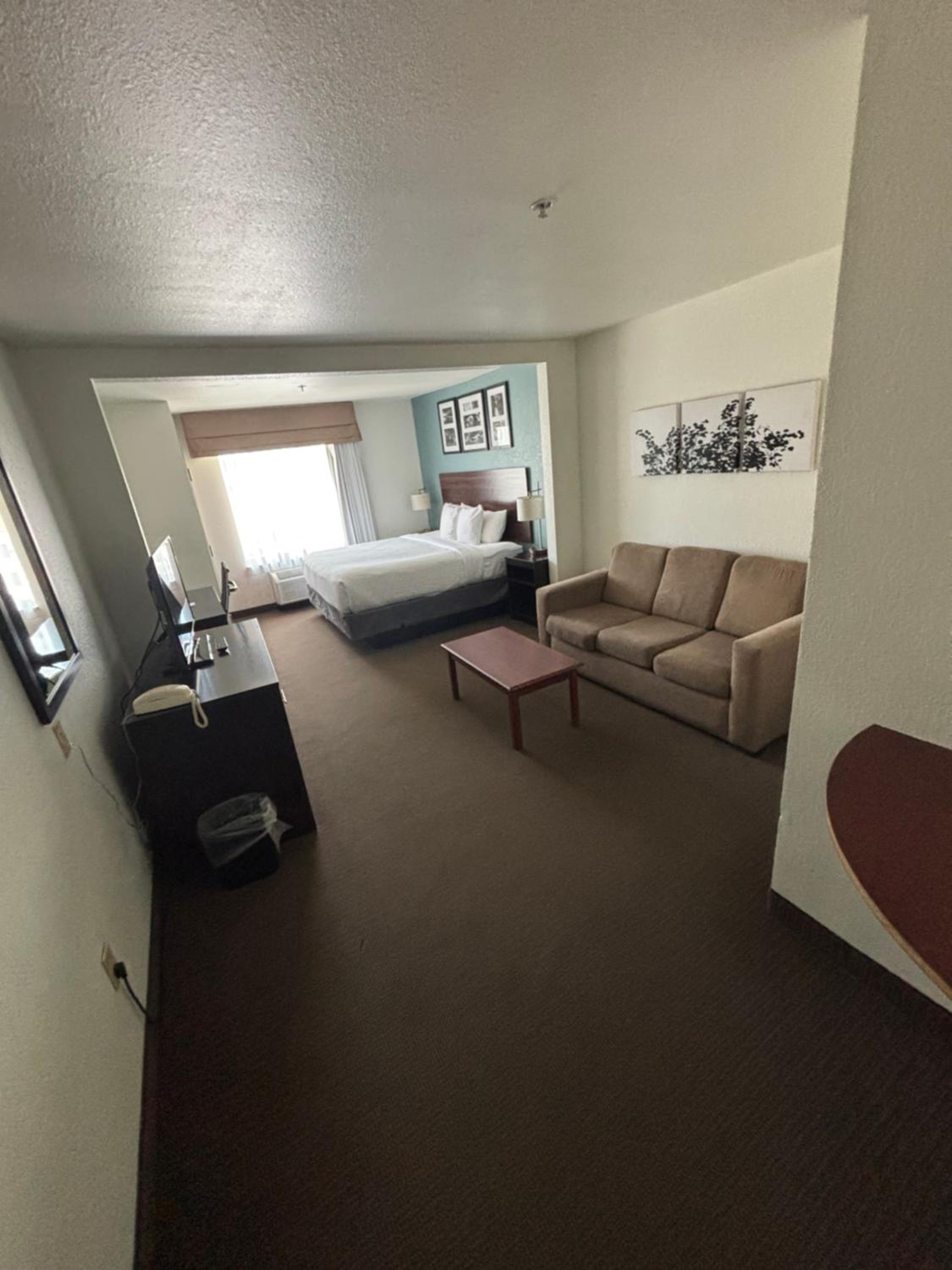Queen Room with Two Queen Beds - Accessible/Non-Smoking  photo 2