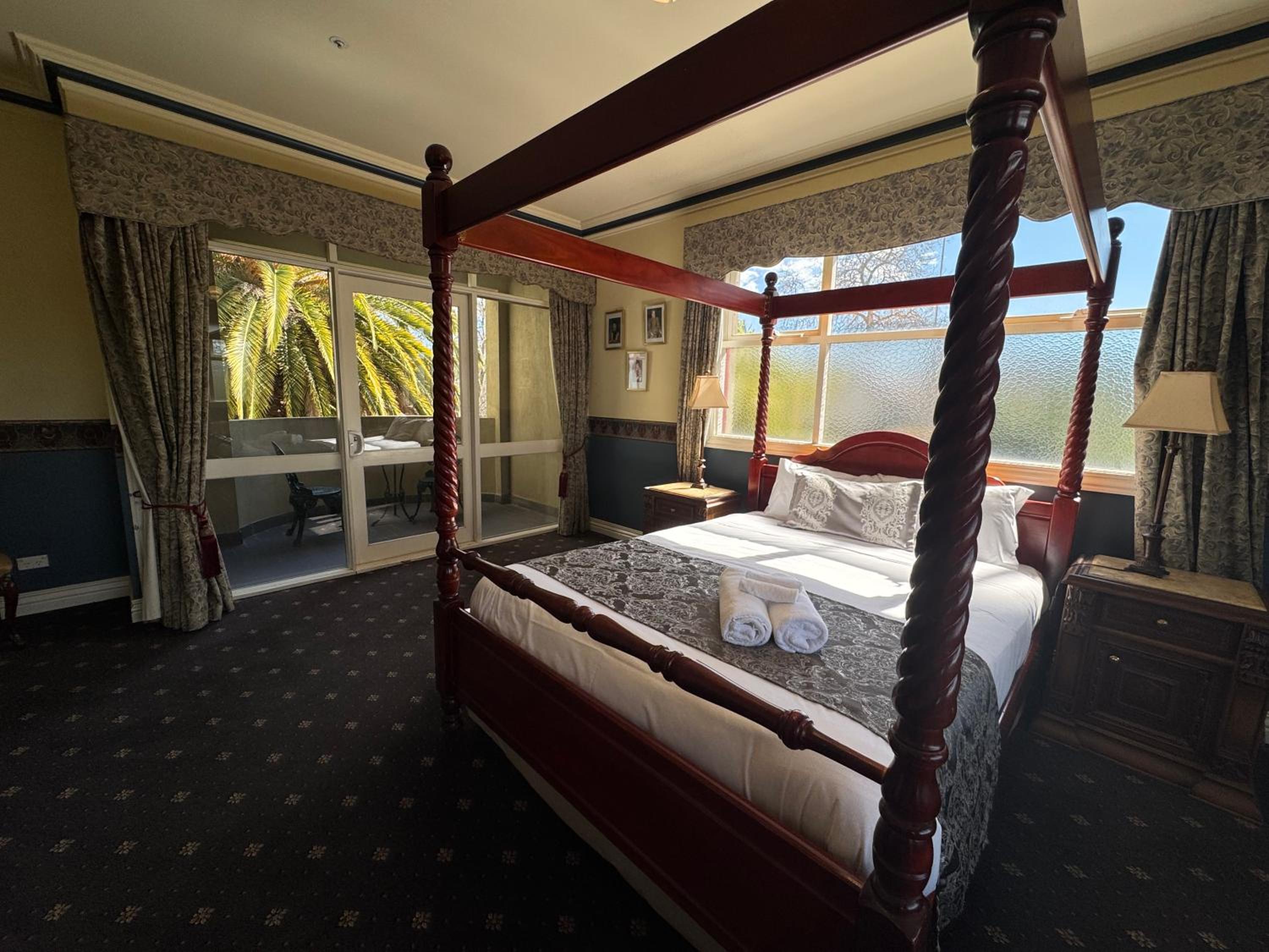 Deluxe Double Room with Balcony - Photo 2